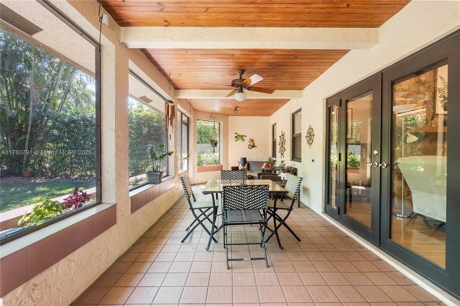 Small Image of 1520 EAST OAK KNOLL CIR, Davie Number 37