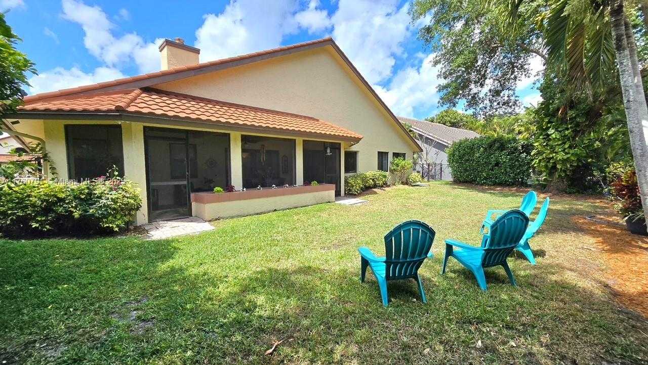 Small Image of 1520 EAST OAK KNOLL CIR, Davie Number 40
