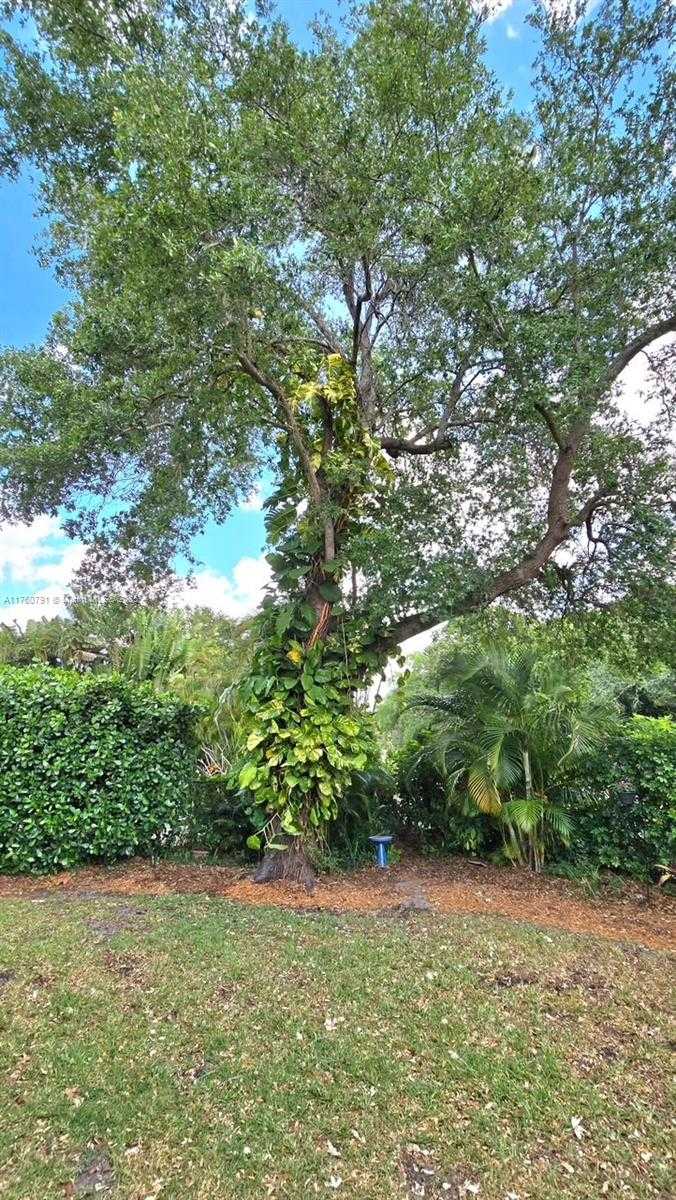 Small Image of 1520 EAST OAK KNOLL CIR, Davie Number 41