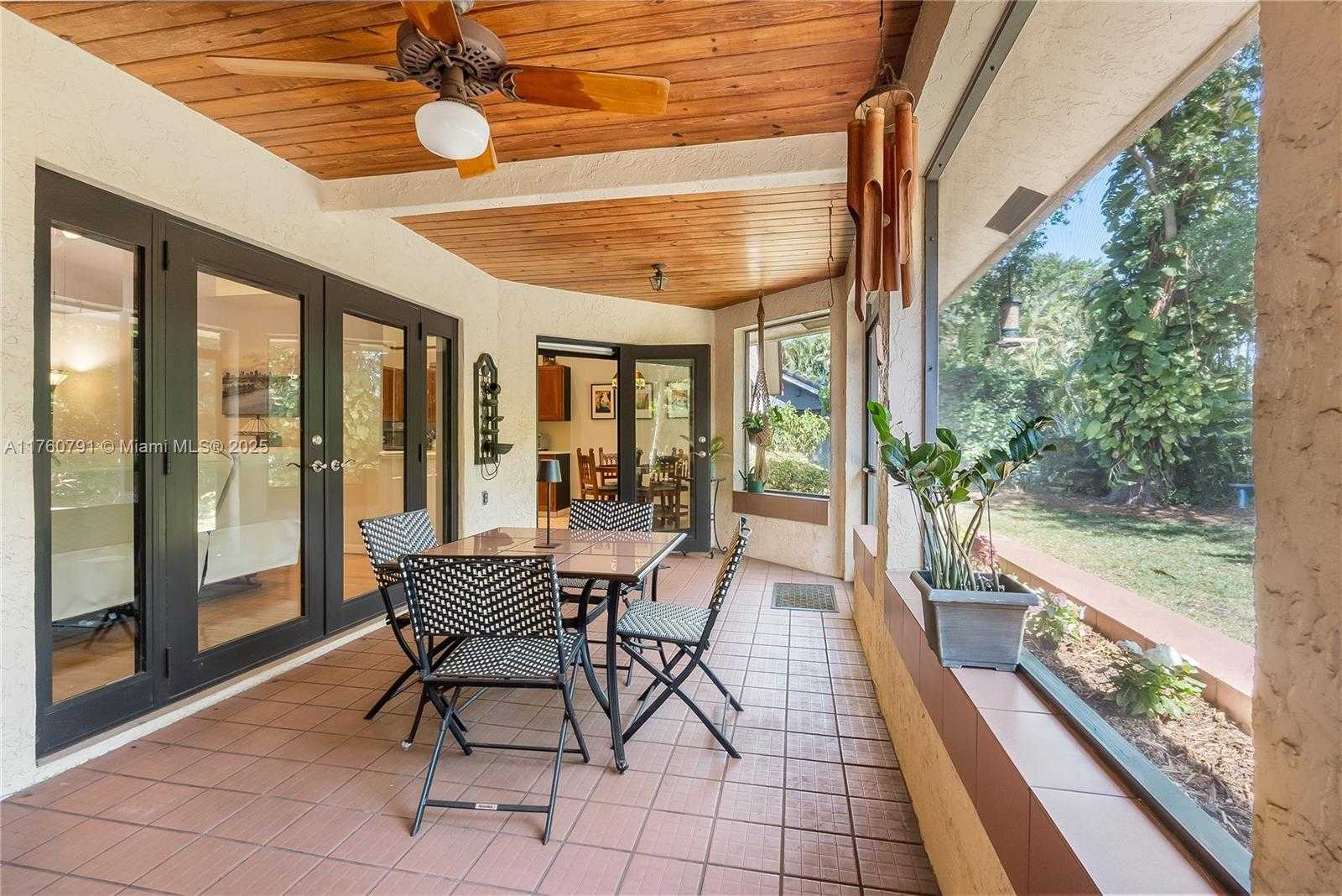 Small Image of 1520 EAST OAK KNOLL CIR, Davie Number 43