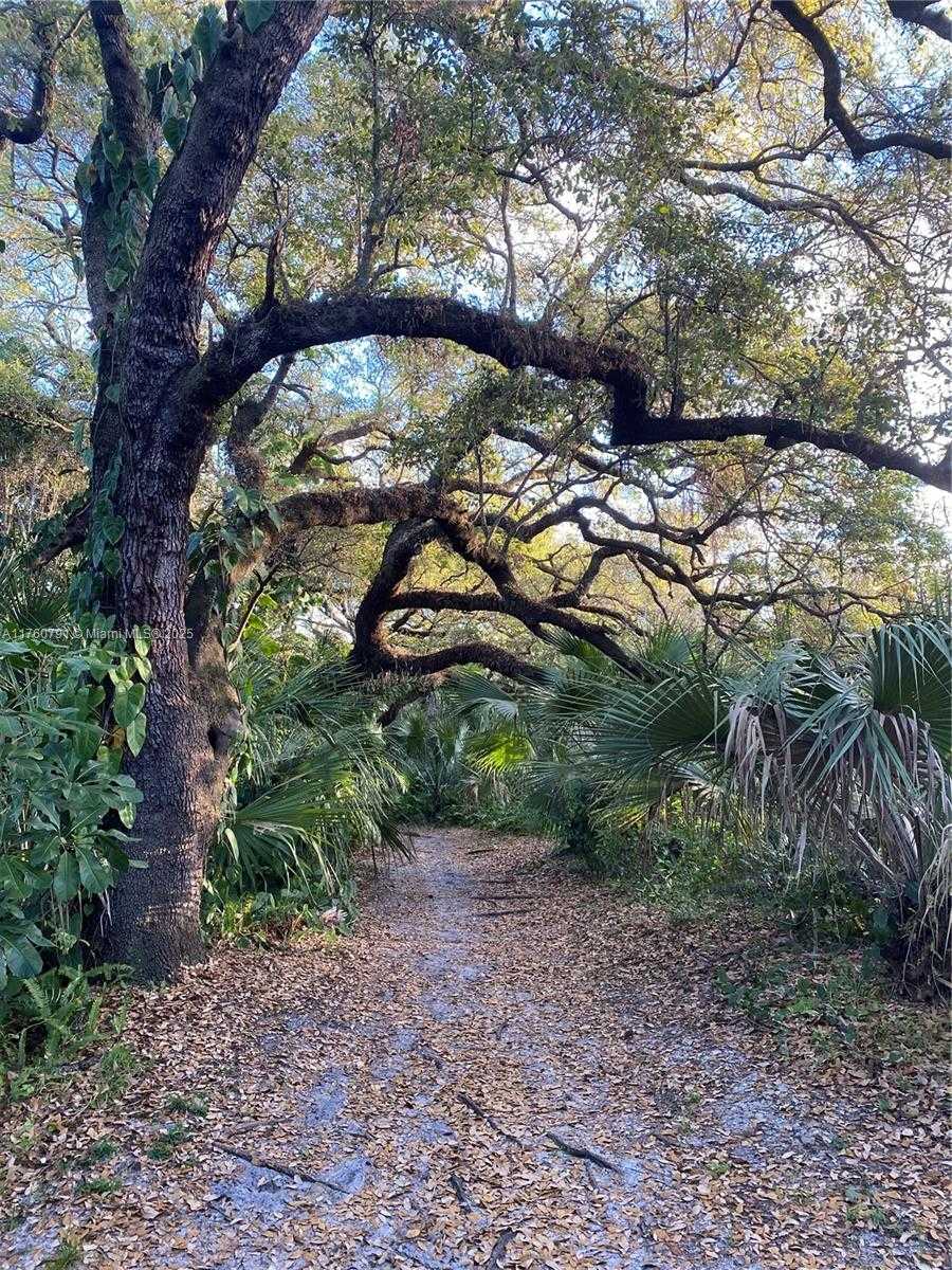 Small Image of 1520 EAST OAK KNOLL CIR, Davie Number 48
