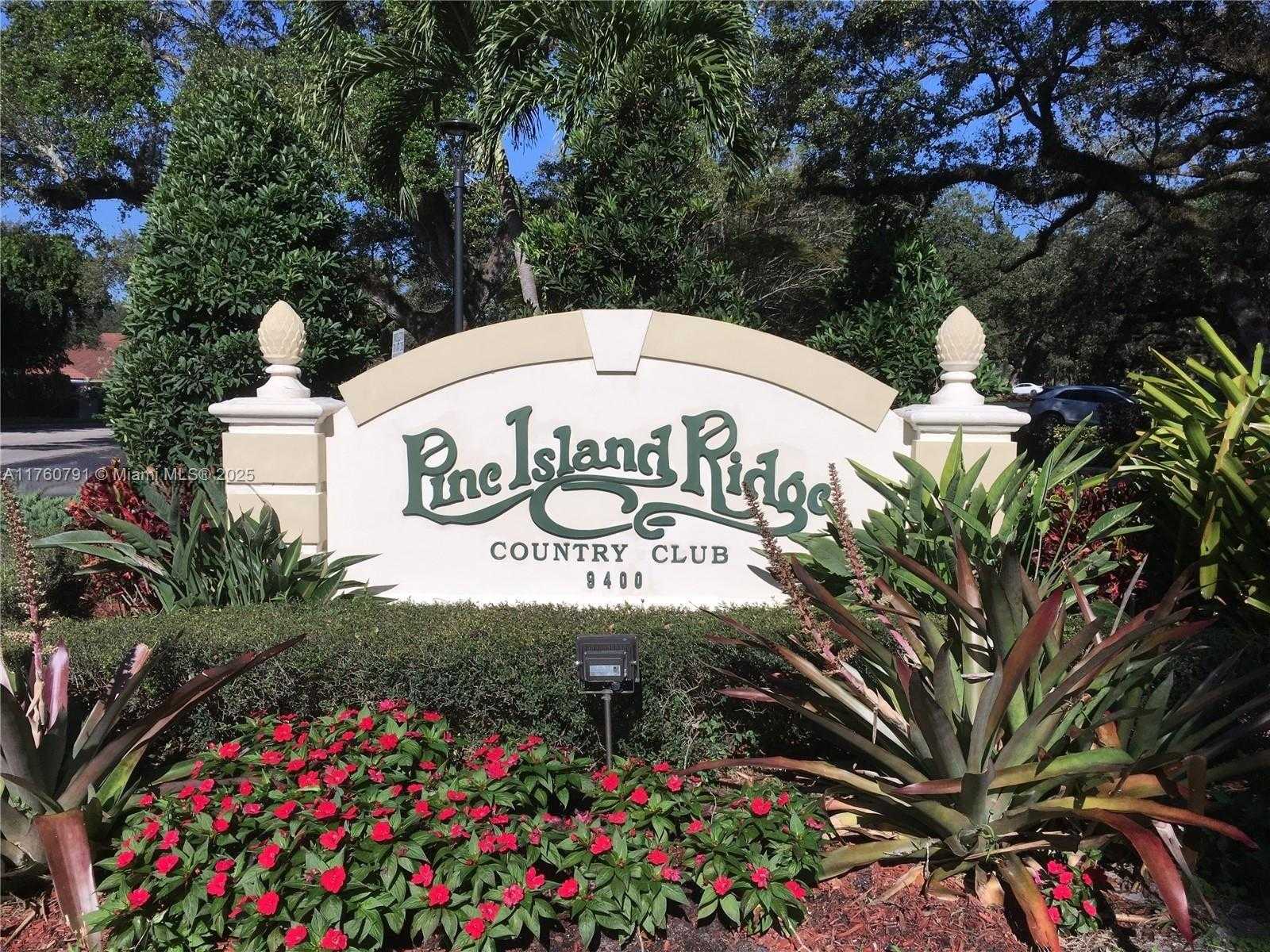 Small Image of 1520 EAST OAK KNOLL CIR, Davie Number 49