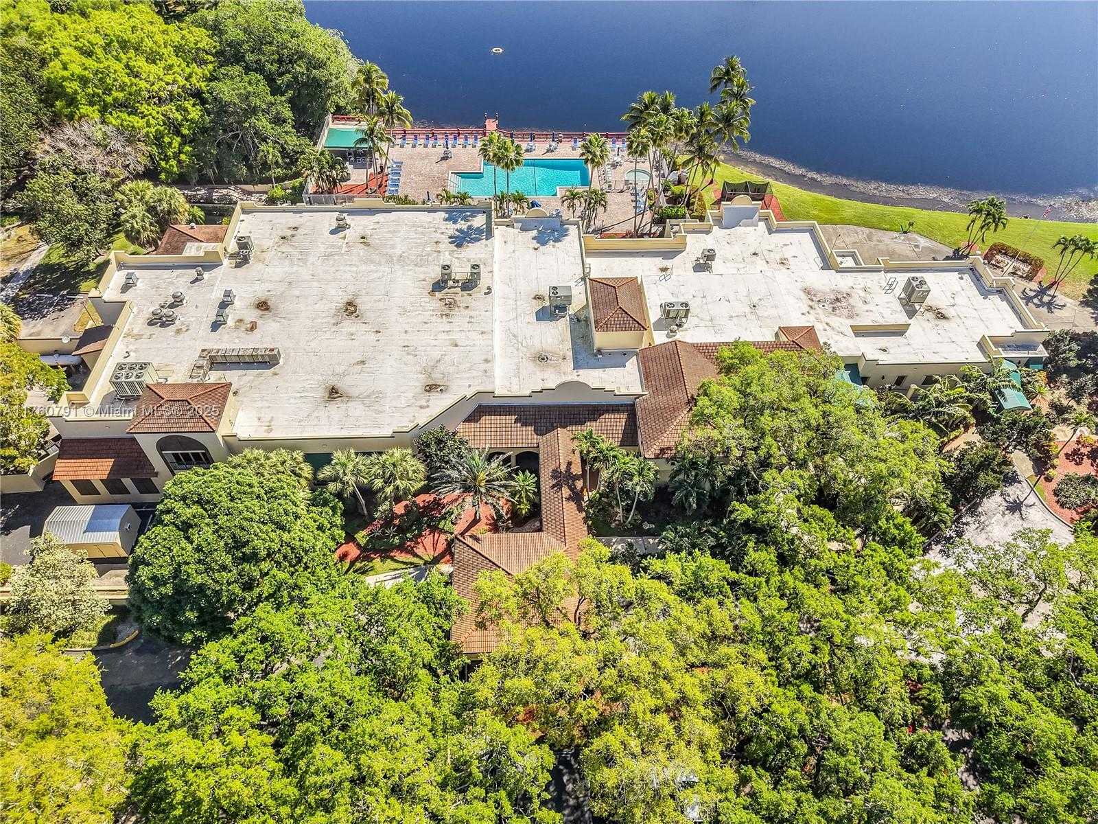 Small Image of 1520 EAST OAK KNOLL CIR, Davie Number 51