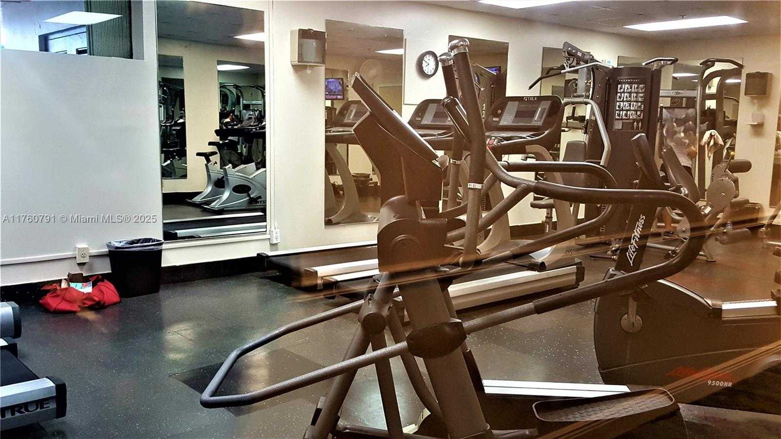 Small Image of 1520 EAST OAK KNOLL CIR, Davie Number 61