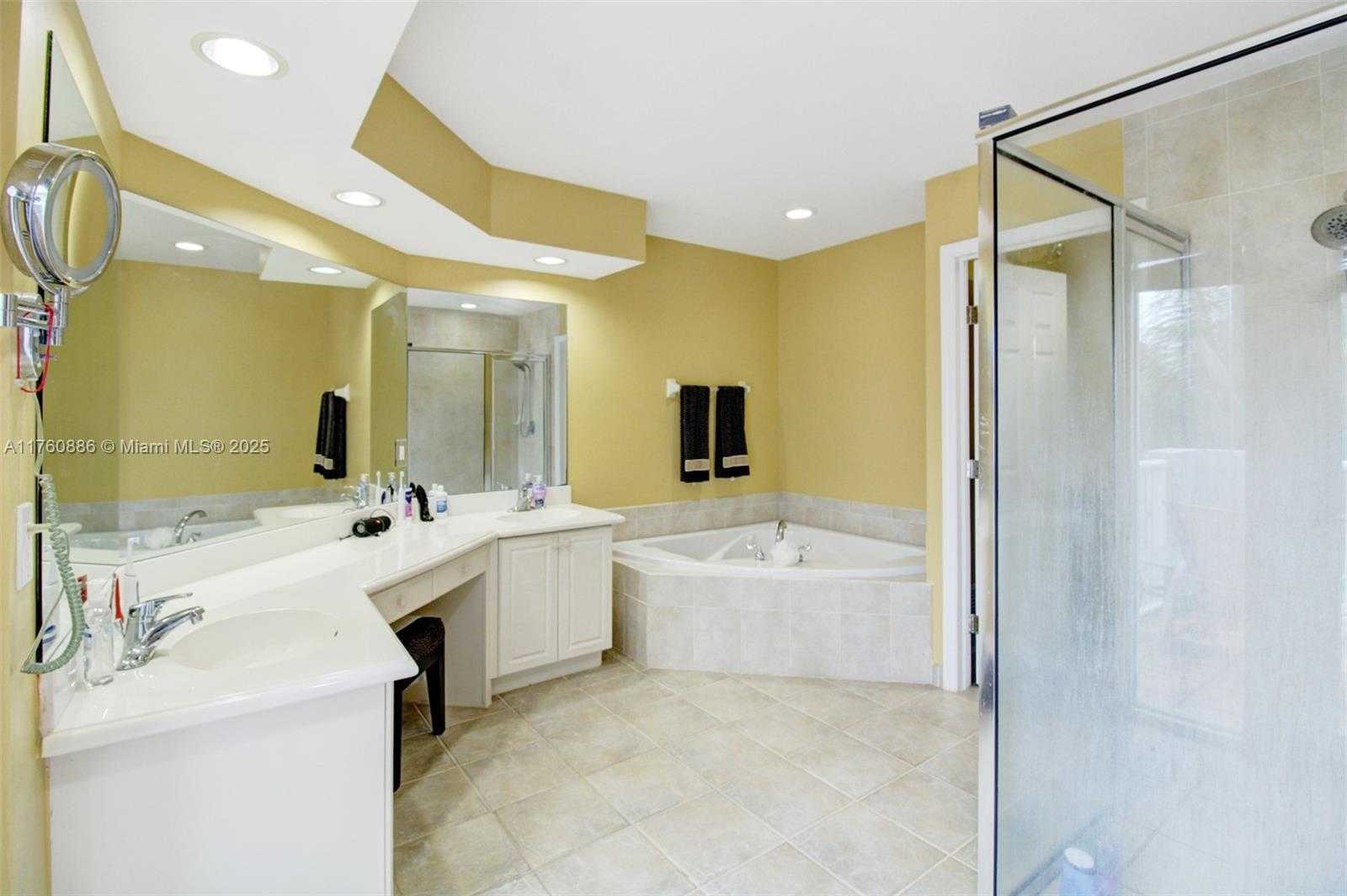 Small Image of 21025 NORTH EAST 31ST AVE, Aventura Number 18