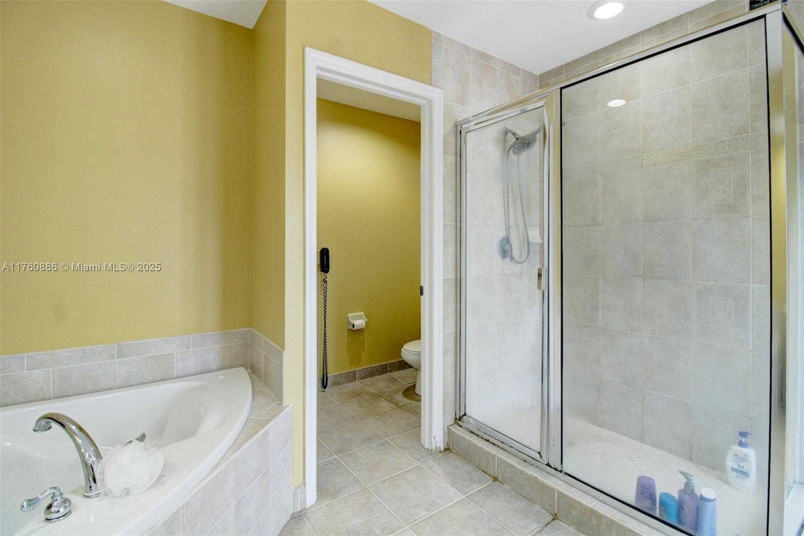 Small Image of 21025 NORTH EAST 31ST AVE, Aventura Number 19