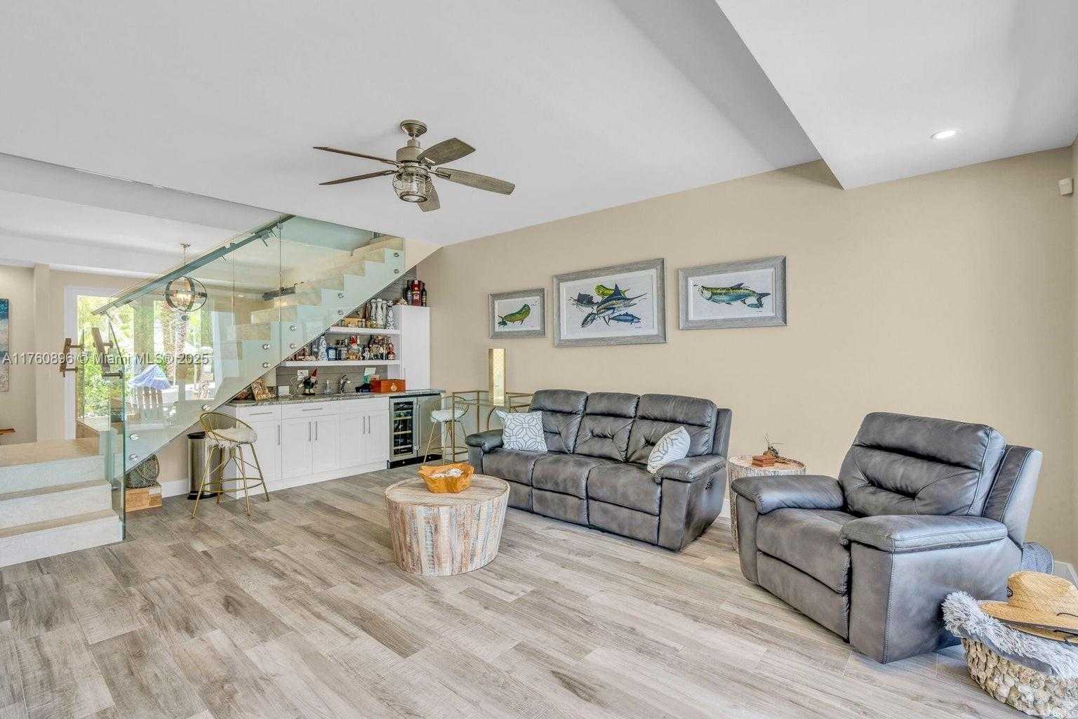 Small Image of 145 VENETIAN DRIVE, Islamorada Number 11
