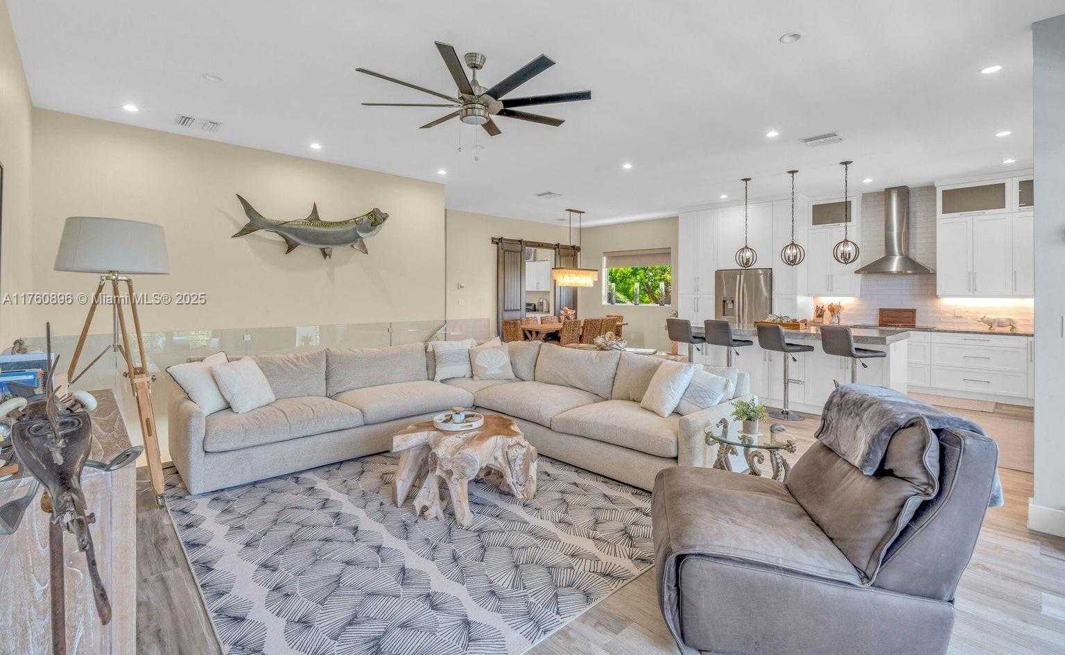 Small Image of 145 VENETIAN DRIVE, Islamorada Number 17