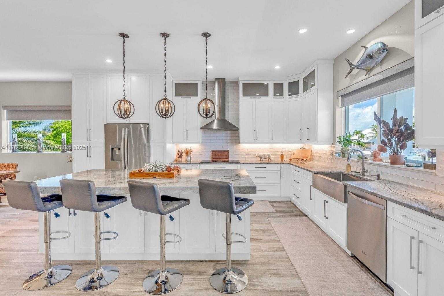 Small Image of 145 VENETIAN DRIVE, Islamorada Number 18