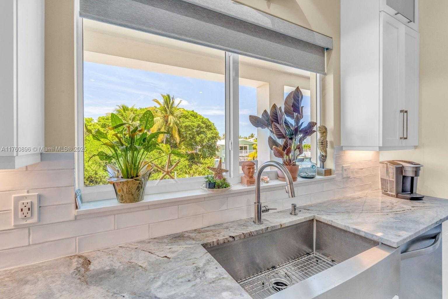 Small Image of 145 VENETIAN DRIVE, Islamorada Number 19