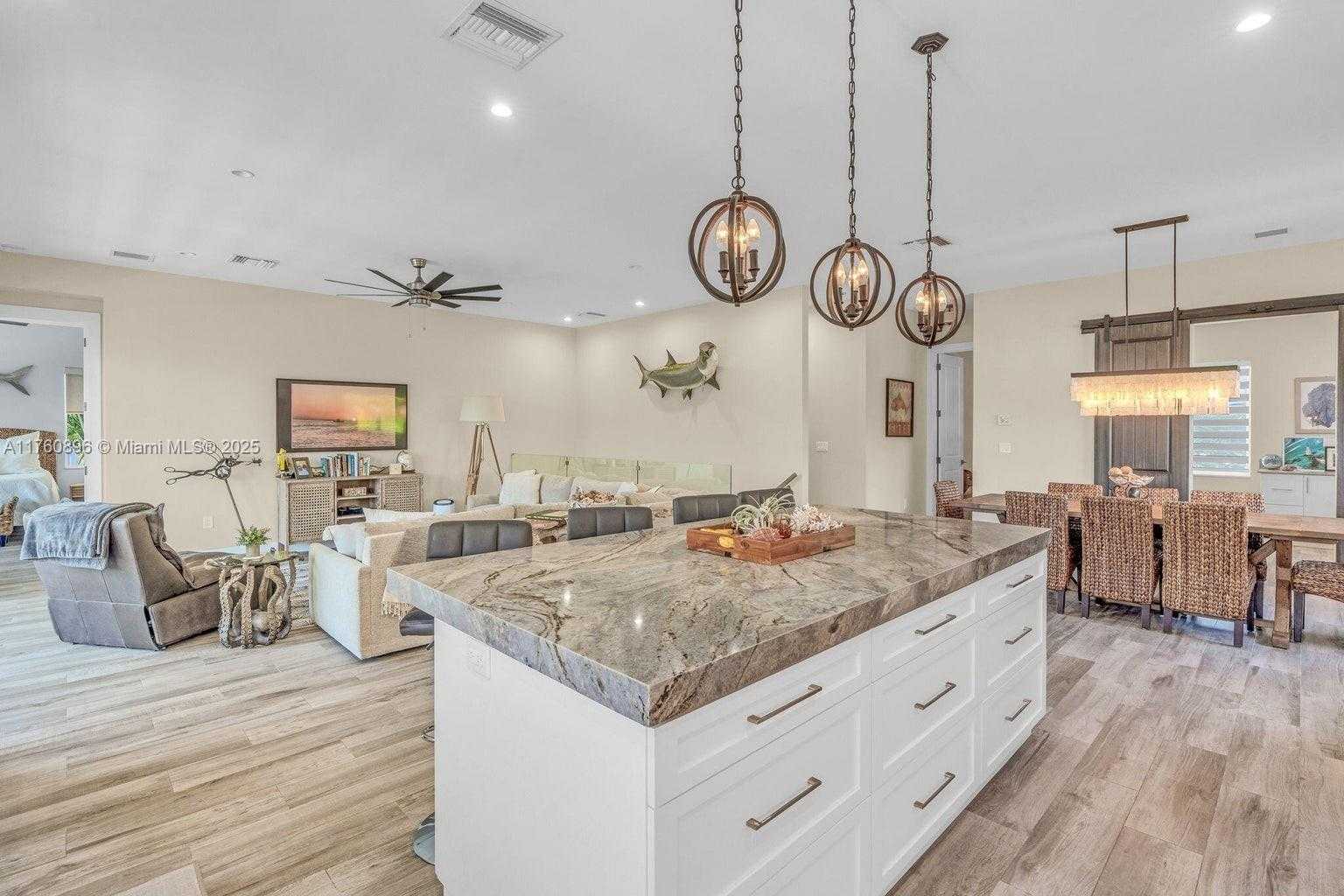 Small Image of 145 VENETIAN DRIVE, Islamorada Number 20