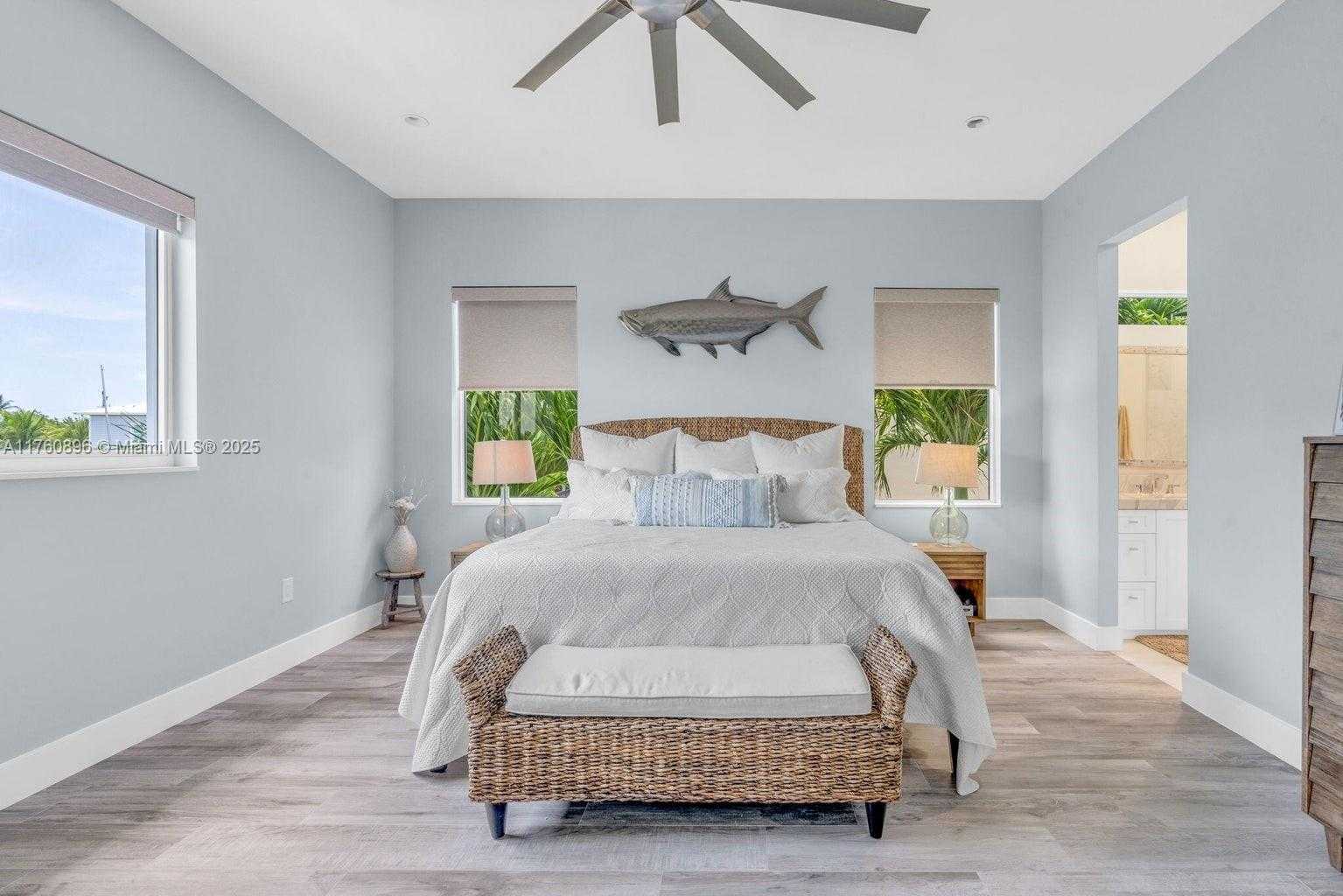 Small Image of 145 VENETIAN DRIVE, Islamorada Number 22