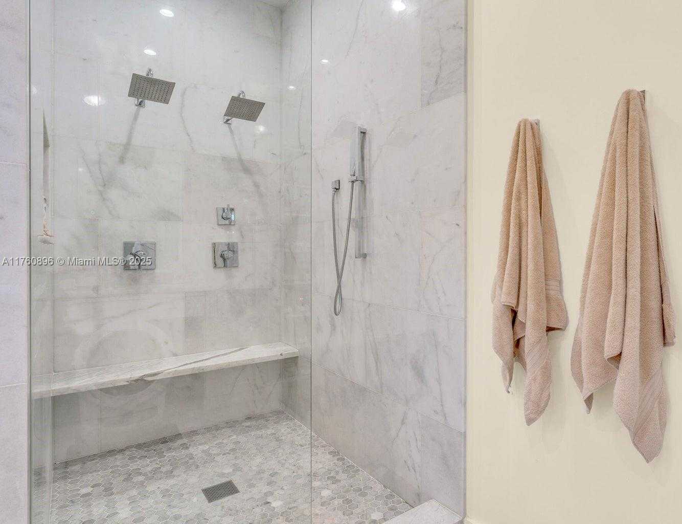 Small Image of 145 VENETIAN DRIVE, Islamorada Number 26
