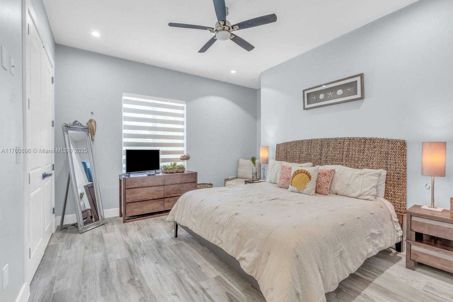 Small Image of 145 VENETIAN DRIVE, Islamorada Number 29