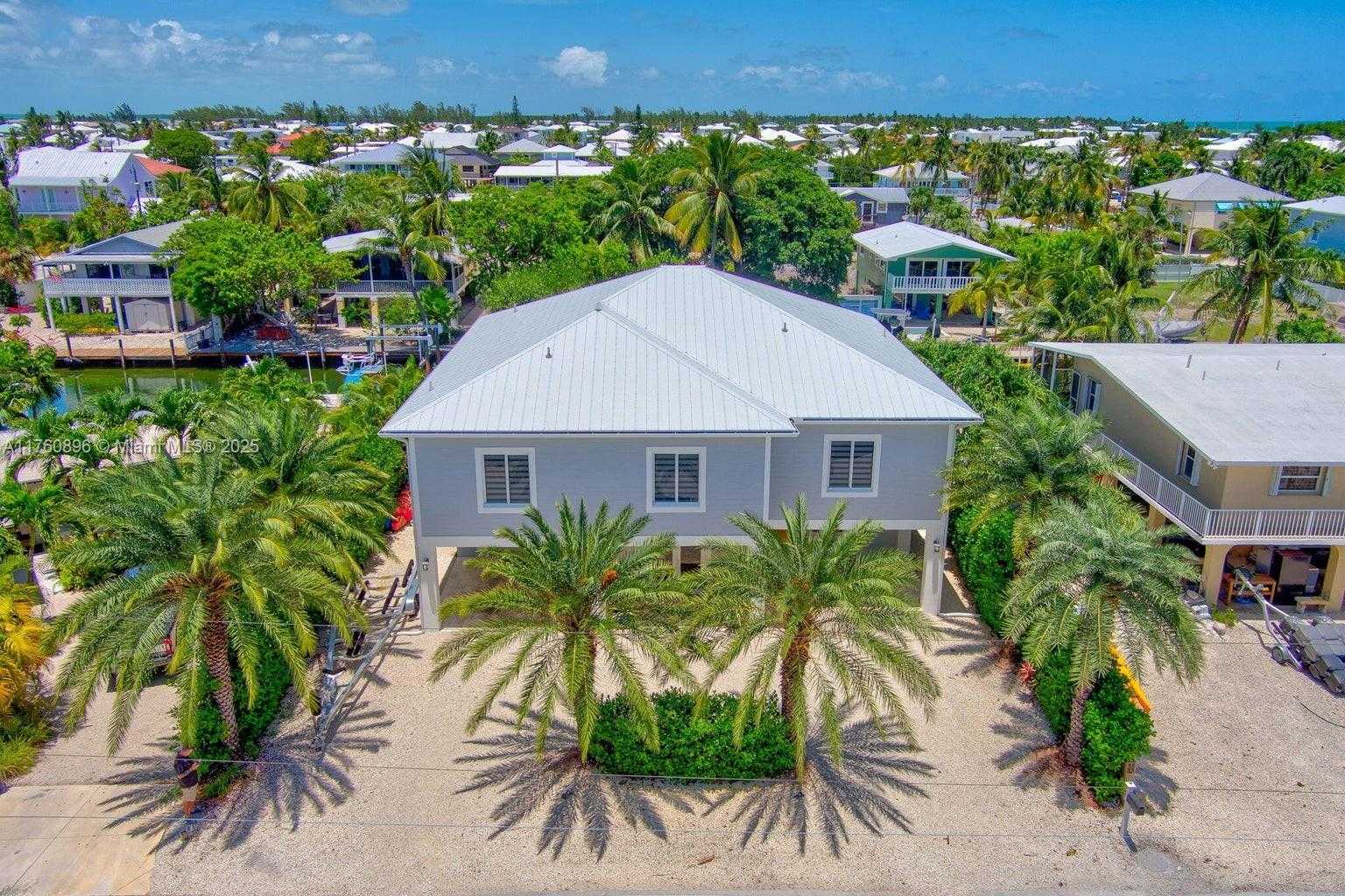 Small Image of 145 VENETIAN DRIVE, Islamorada Number 3