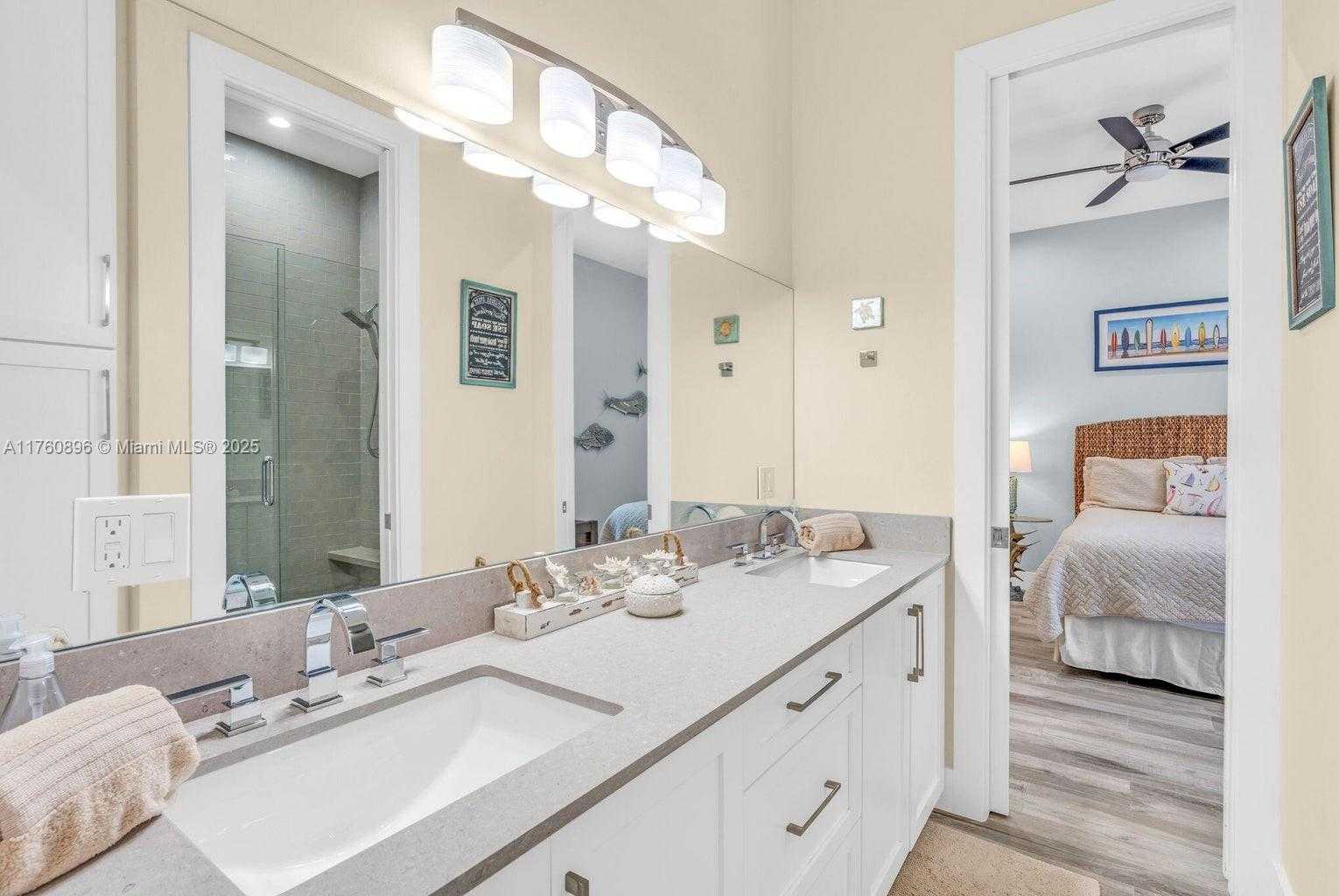 Small Image of 145 VENETIAN DRIVE, Islamorada Number 30