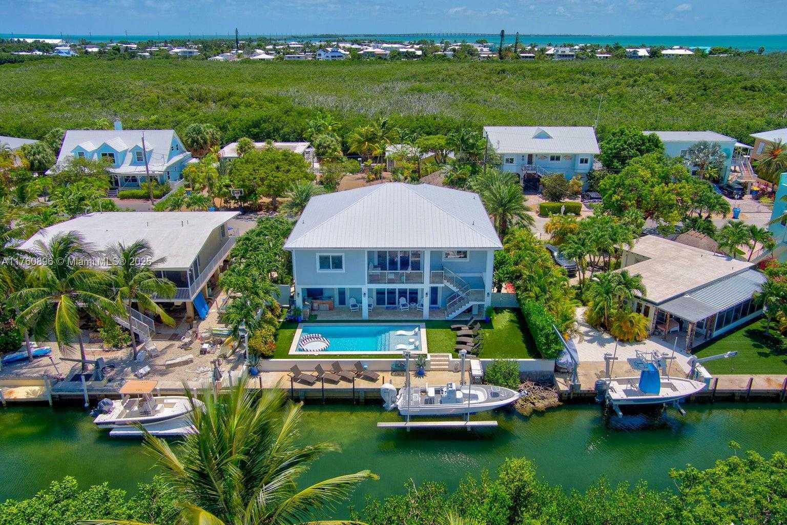 Small Image of 145 VENETIAN DRIVE, Islamorada Number 40