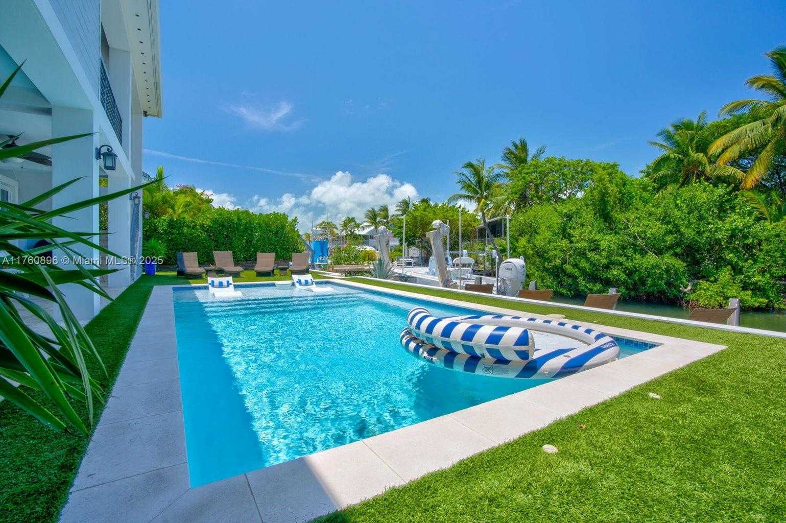Small Image of 145 VENETIAN DRIVE, Islamorada Number 42