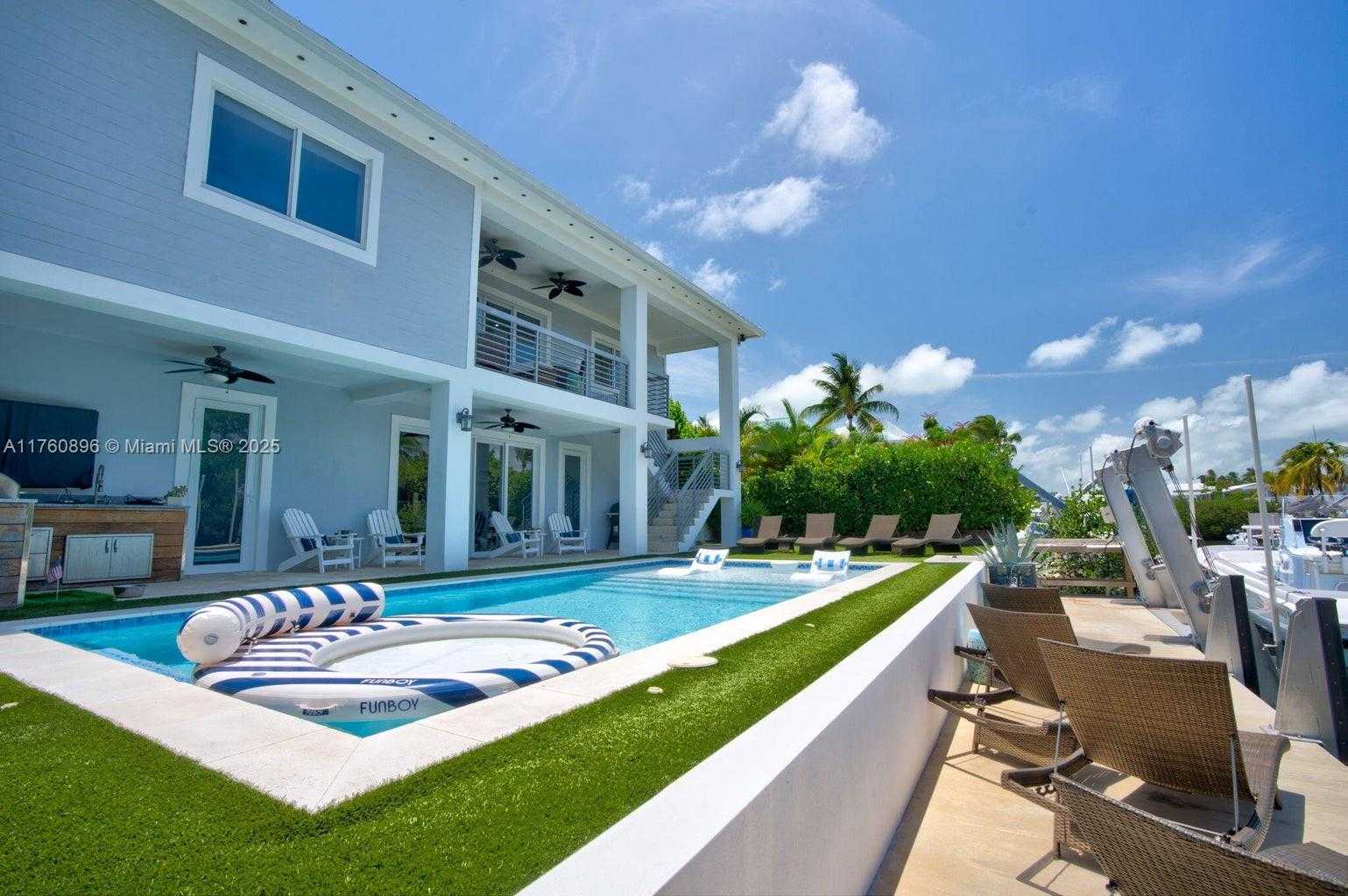 Small Image of 145 VENETIAN DRIVE, Islamorada Number 43