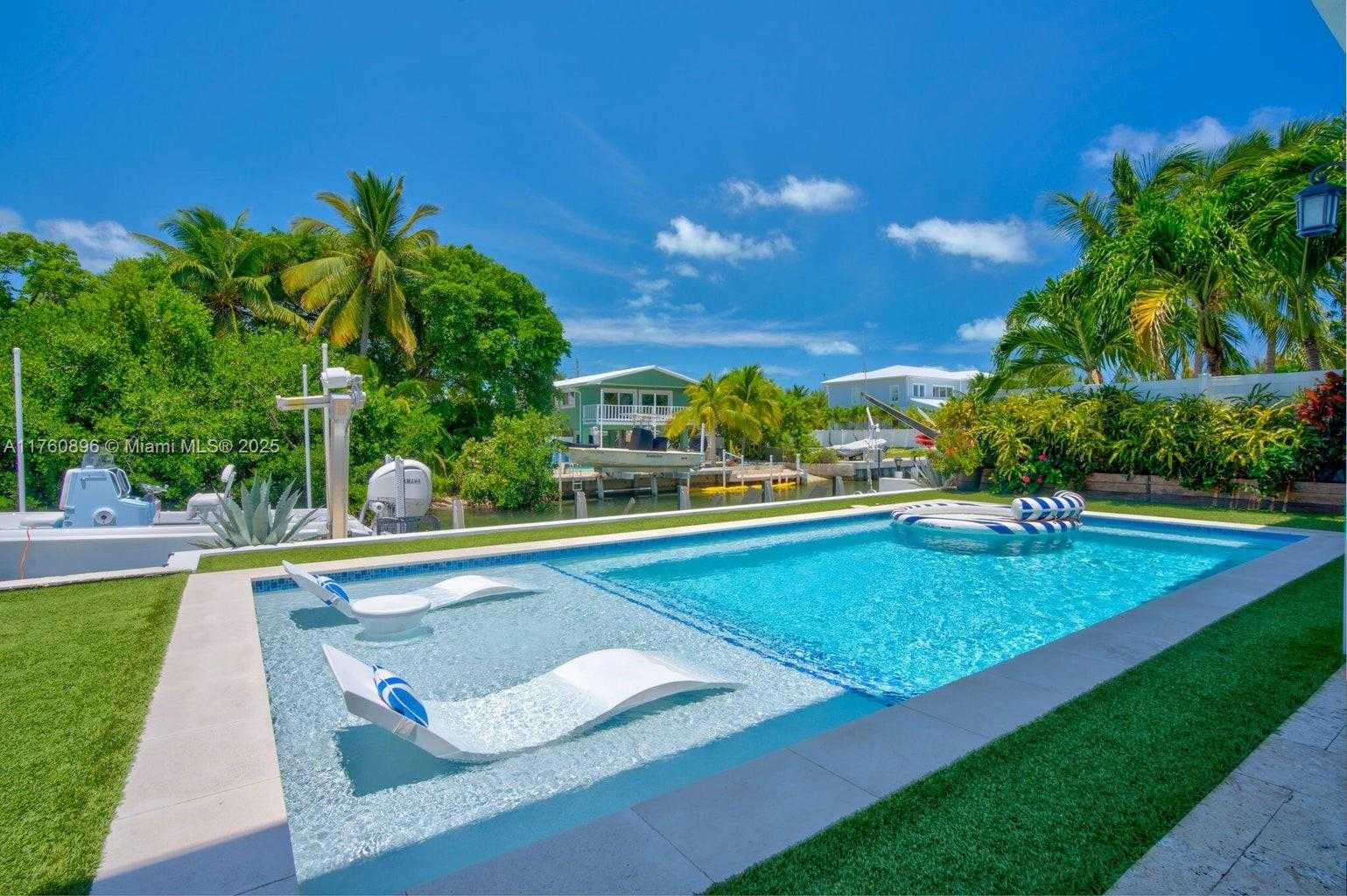 Small Image of 145 VENETIAN DRIVE, Islamorada Number 44