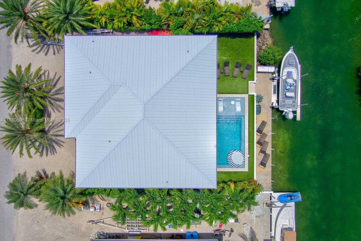Small Image of 145 VENETIAN DRIVE, Islamorada Number 5