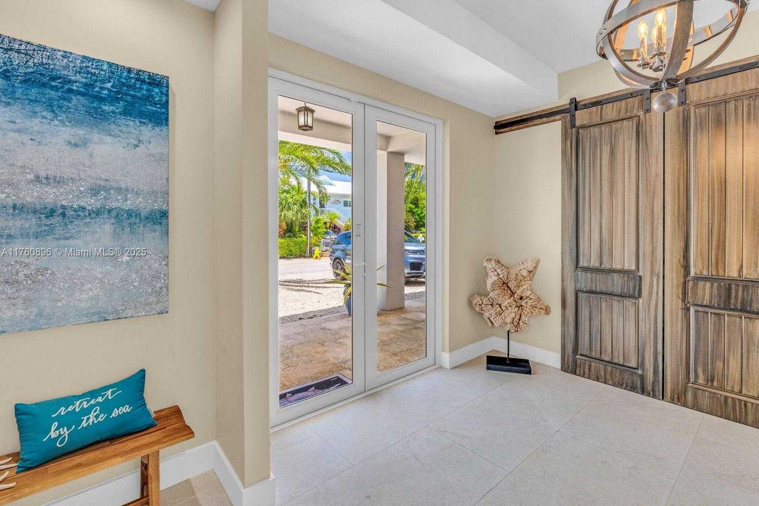 Small Image of 145 VENETIAN DRIVE, Islamorada Number 9