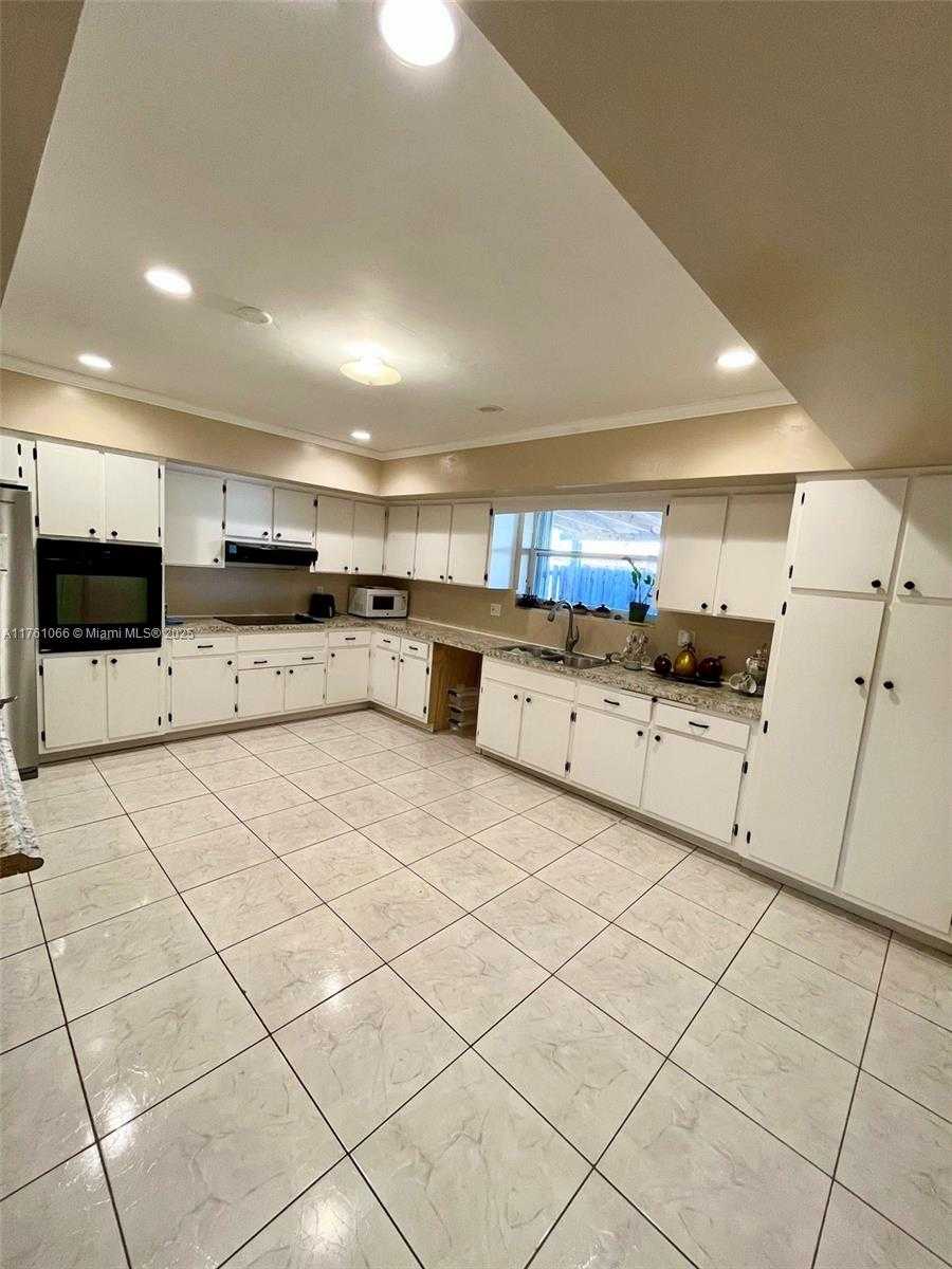 Small Image of 4701 ARTHUR ST, Hollywood Number 10