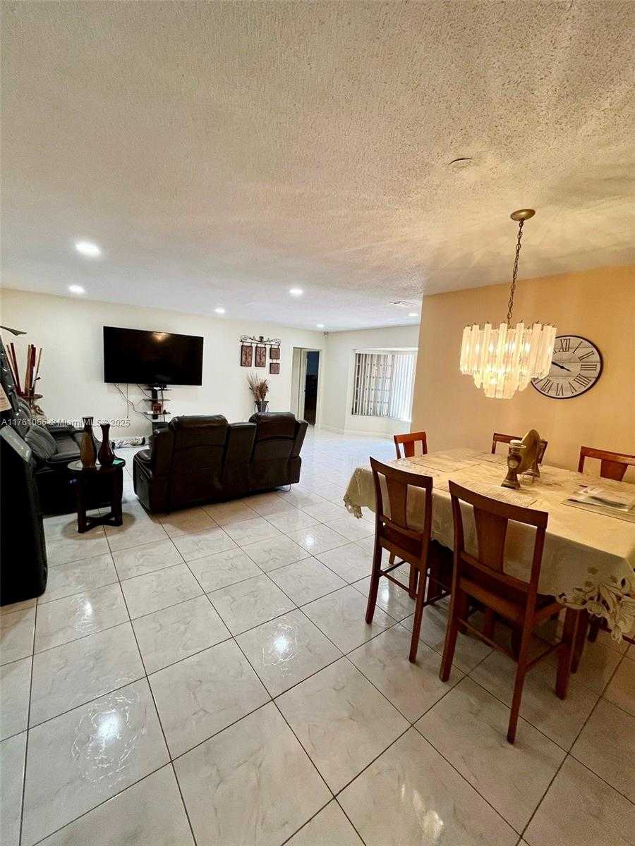 Small Image of 4701 ARTHUR ST, Hollywood Number 8