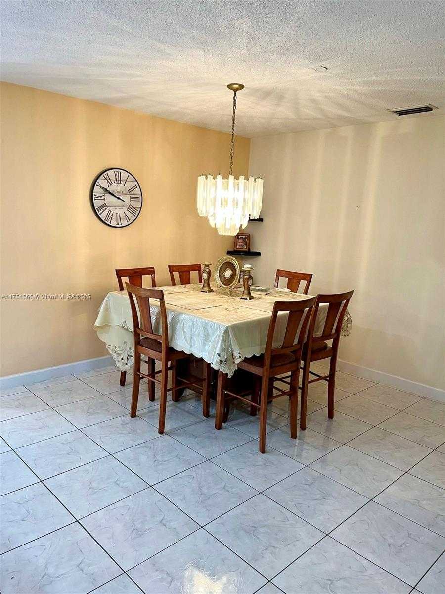 Small Image of 4701 ARTHUR ST, Hollywood Number 9