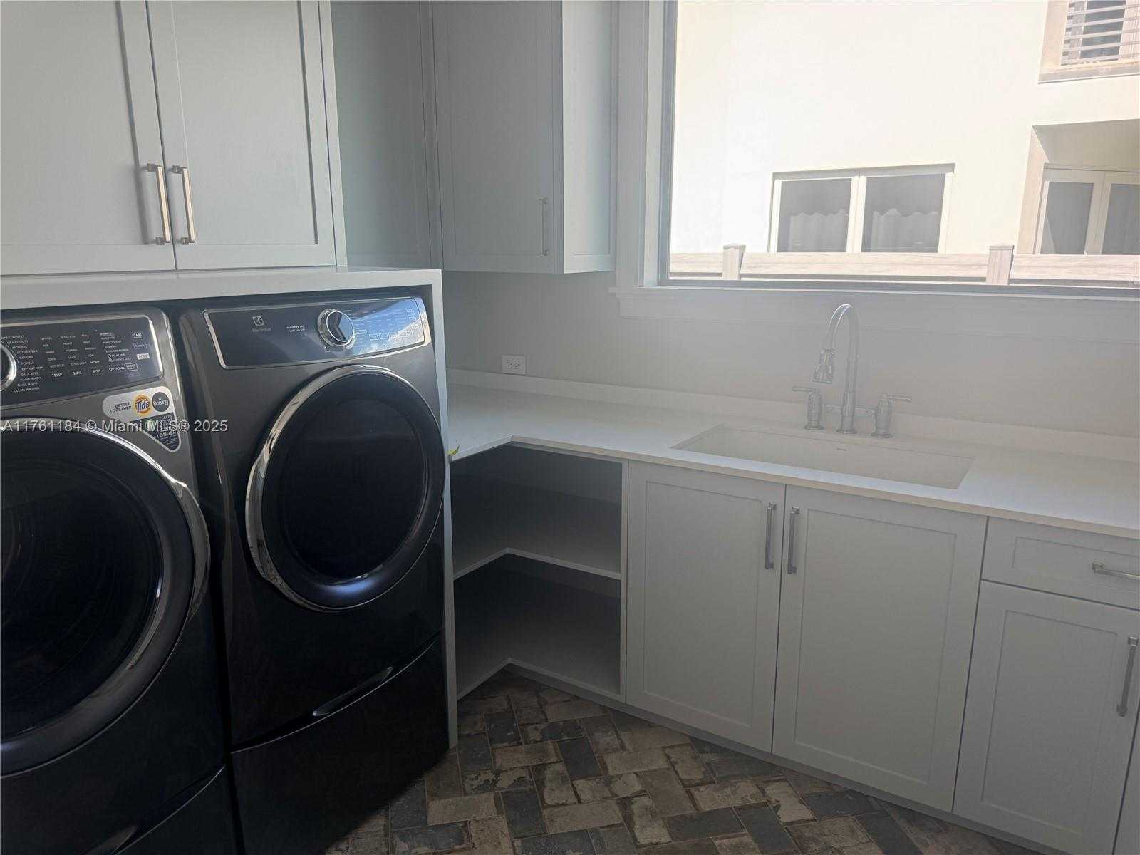 Small Image of 2605 CASTILLA ISLE, Fort Lauderdale Number 24