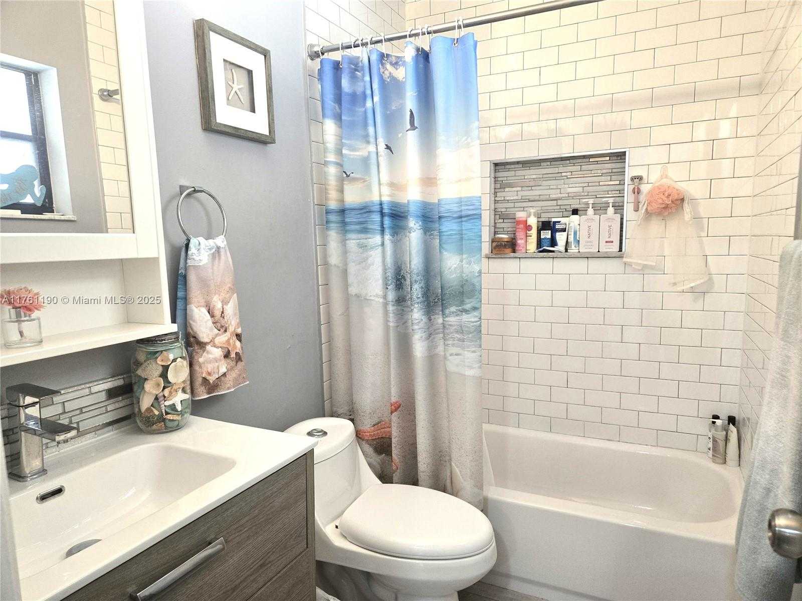 Small Image of 5180 NORTH WEST 32ND ST, Margate Number 21