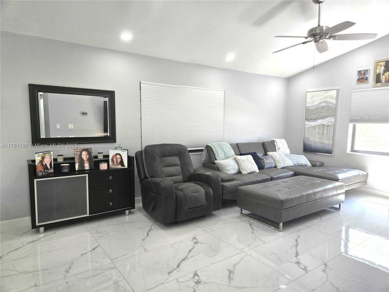 Small Image of 5180 NORTH WEST 32ND ST, Margate Number 4