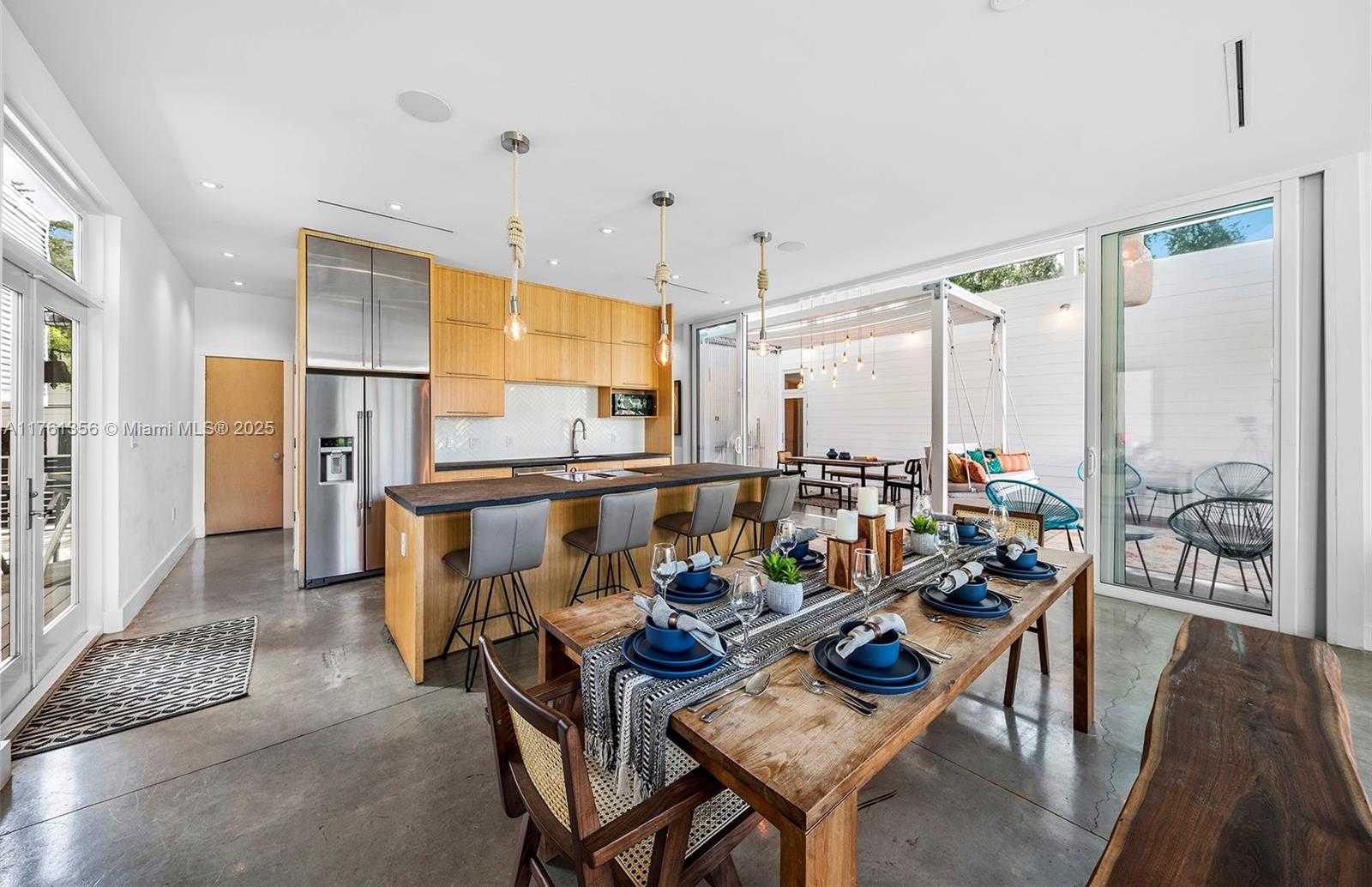 Small Image of 1000 NORTH EAST LITTLE RIVER DR, Miami Number 21