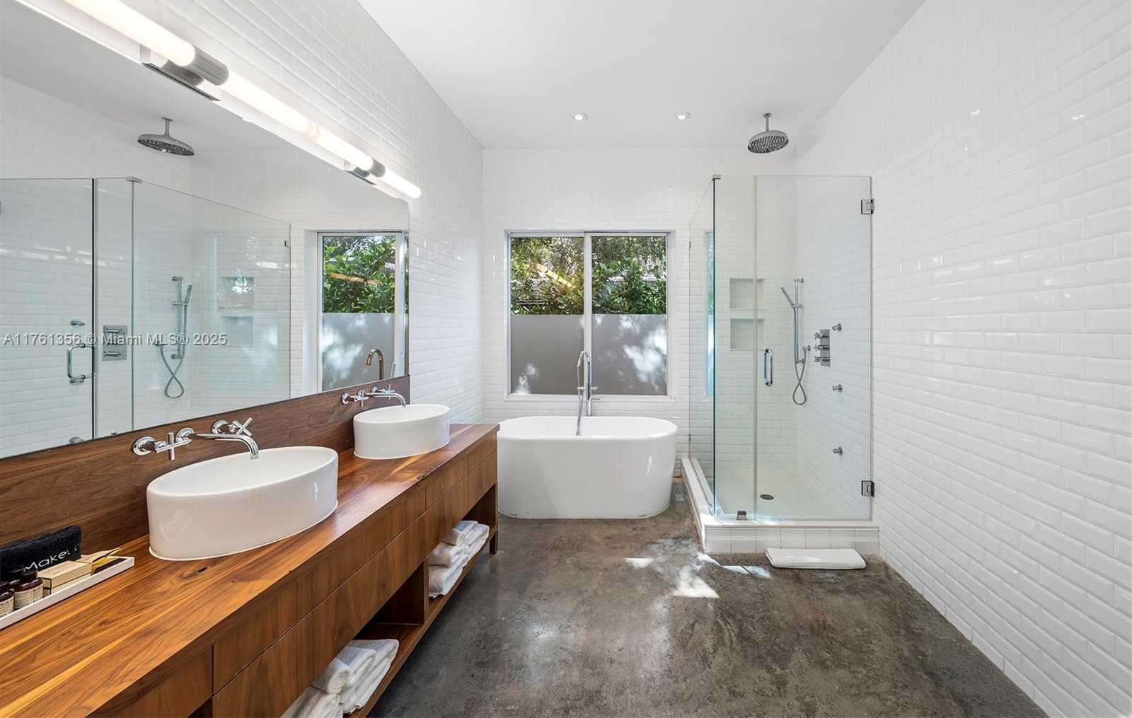 Small Image of 1000 NORTH EAST LITTLE RIVER DR, Miami Number 33