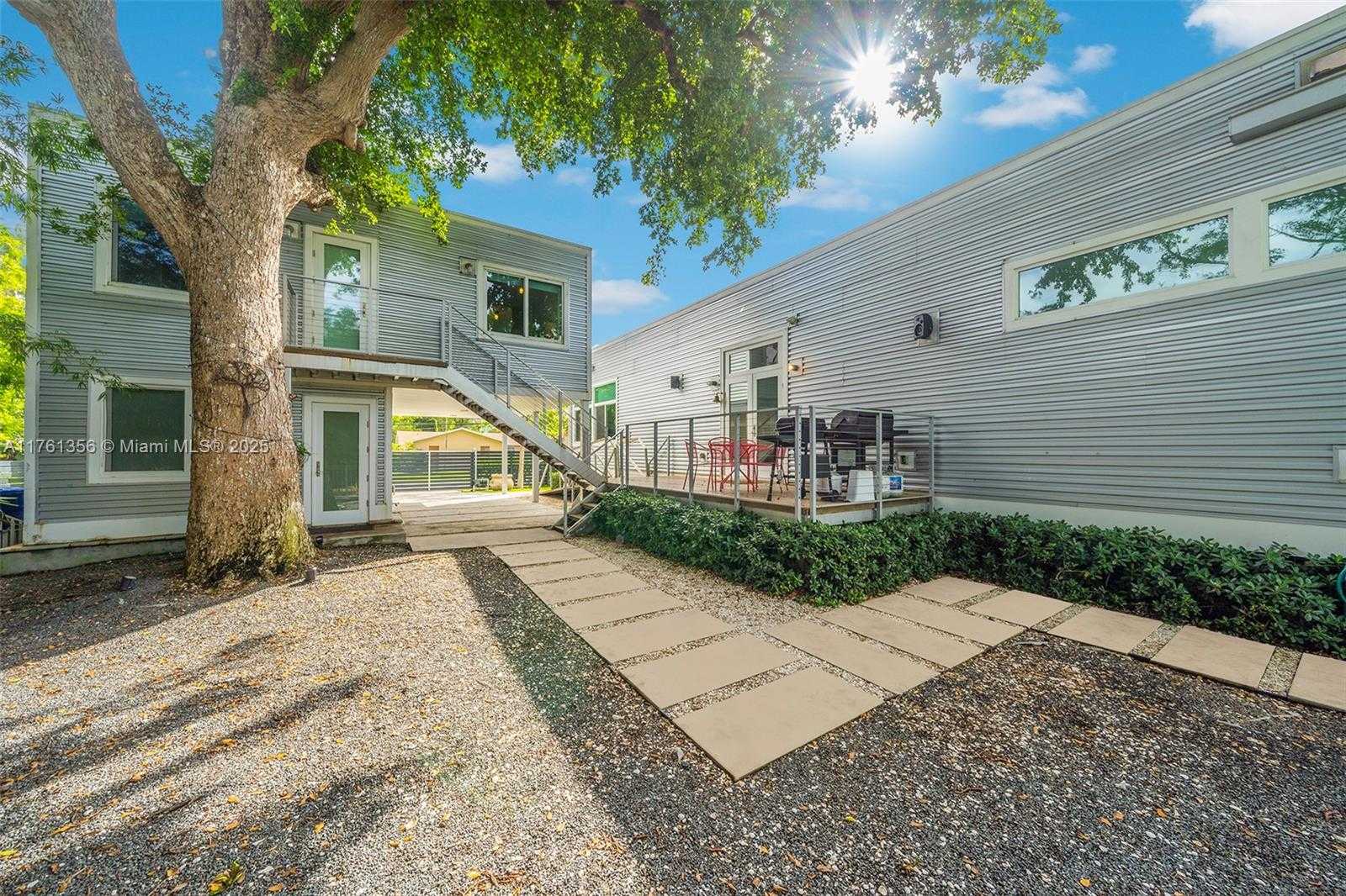 Small Image of 1000 NORTH EAST LITTLE RIVER DR, Miami Number 38