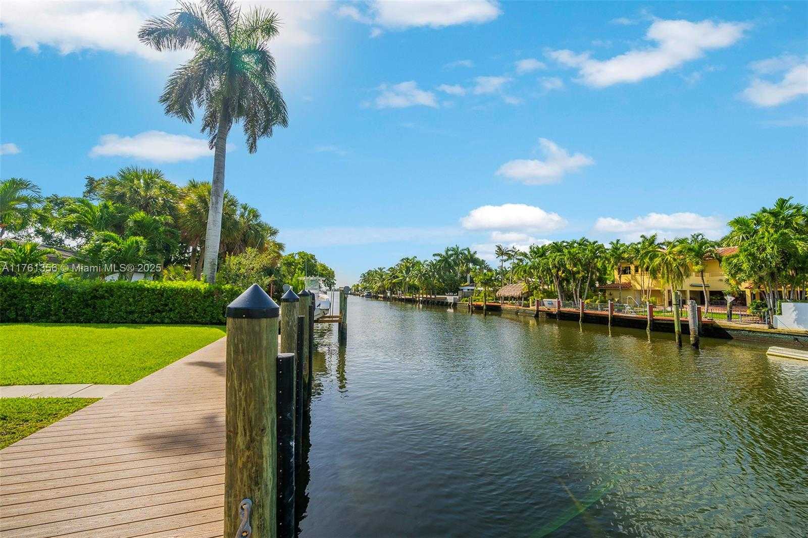 Small Image of 1000 NORTH EAST LITTLE RIVER DR, Miami Number 43