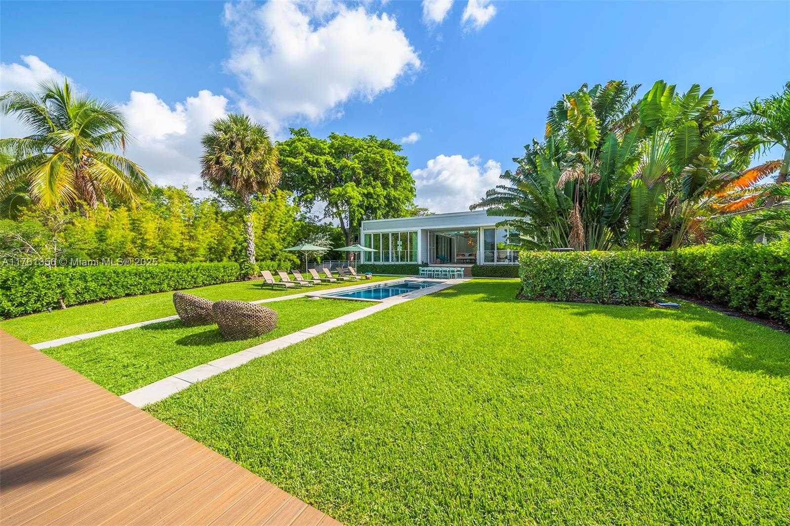 Small Image of 1000 NORTH EAST LITTLE RIVER DR, Miami Number 44