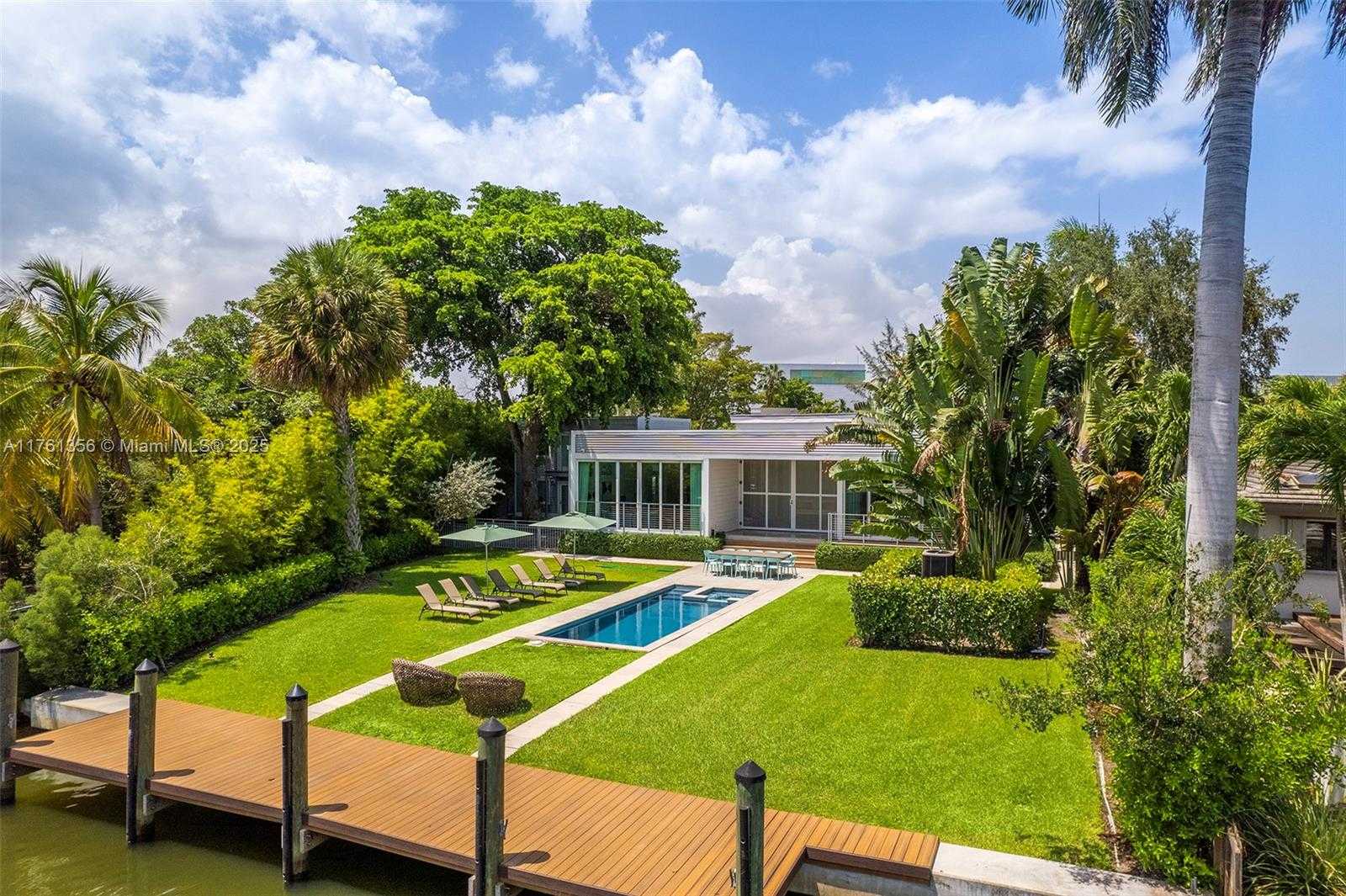 Small Image of 1000 NORTH EAST LITTLE RIVER DR, Miami Number 48