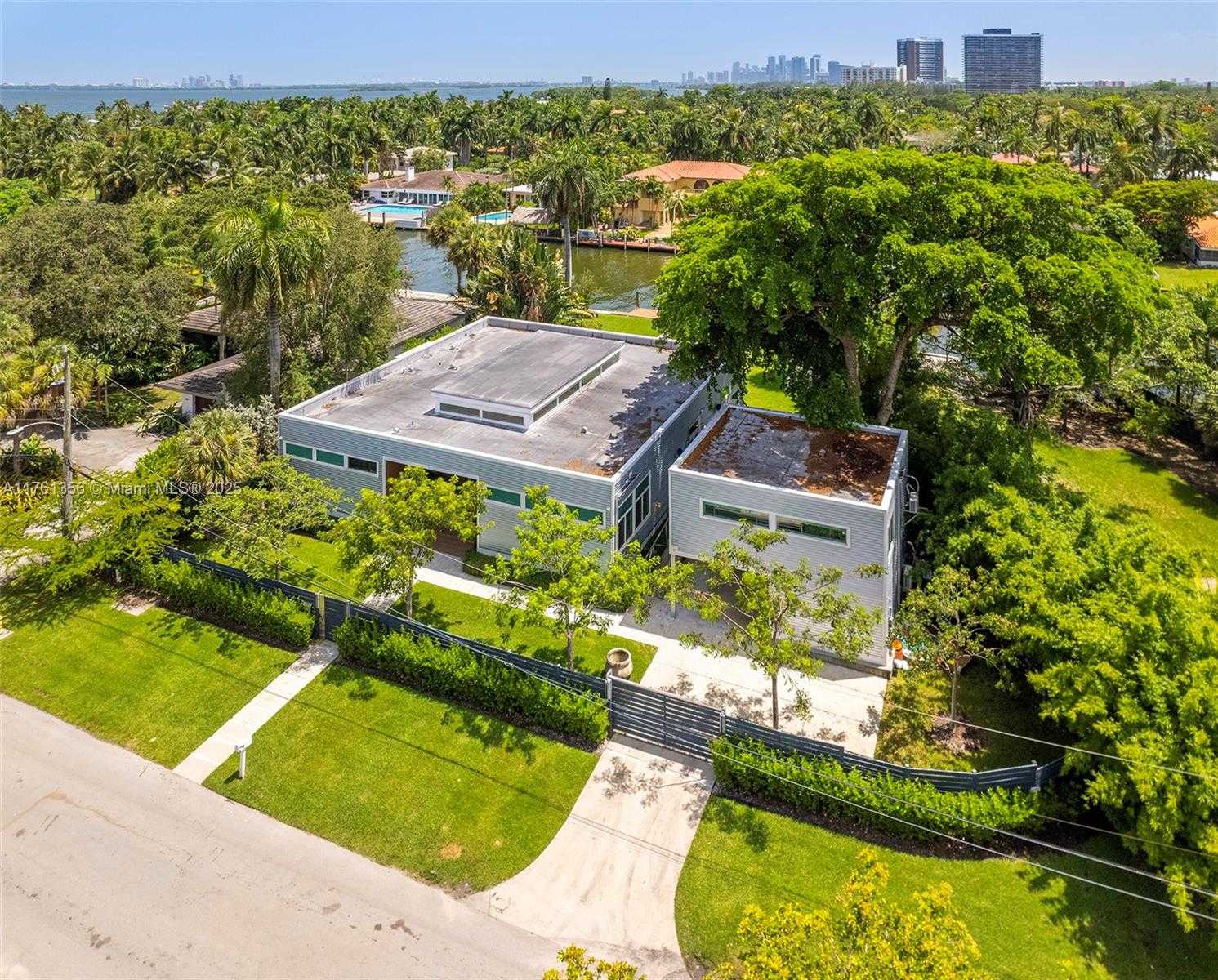 Small Image of 1000 NORTH EAST LITTLE RIVER DR, Miami Number 8