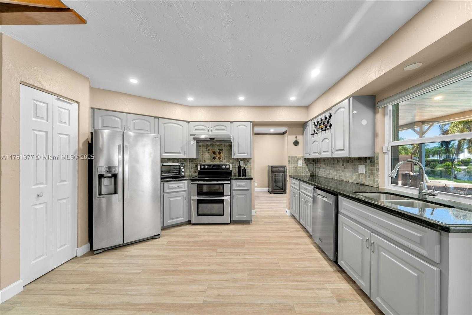 Small Image of 4890 SOUTH WEST 104TH AVE, Cooper City Number 13