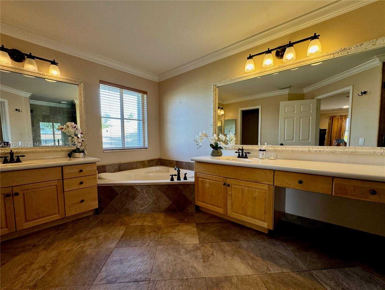 Small Image of 1684 EAGLE BEND, Weston Number 31