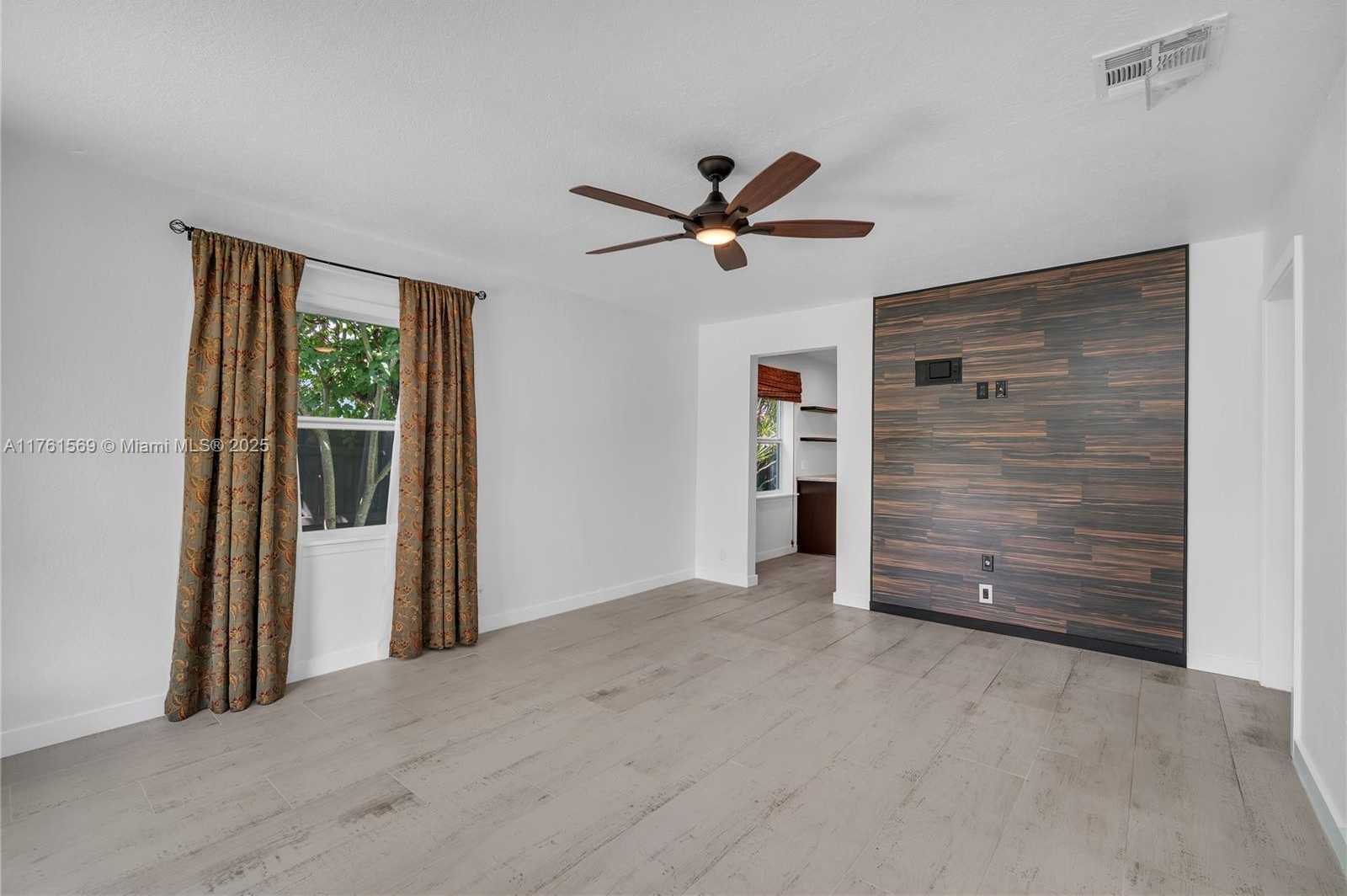 Small Image of 1623 FLETCHER ST, Hollywood Number 5