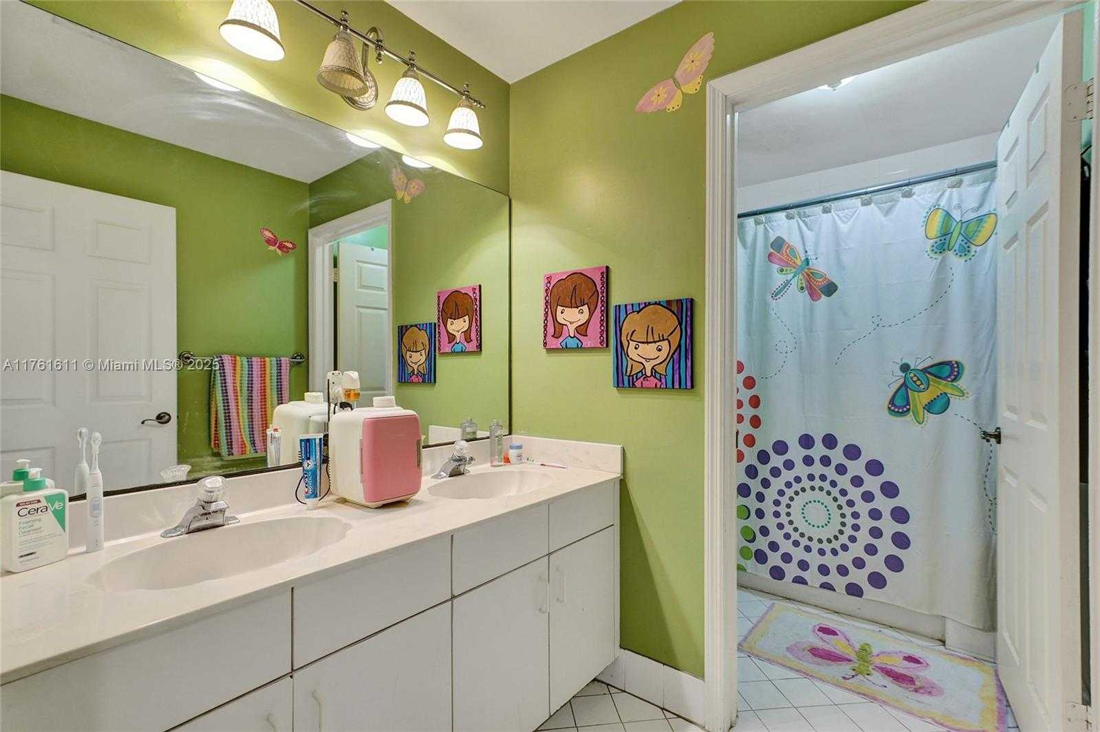 Small Image of 10643 NORTH WEST 54TH ST, Doral Number 18