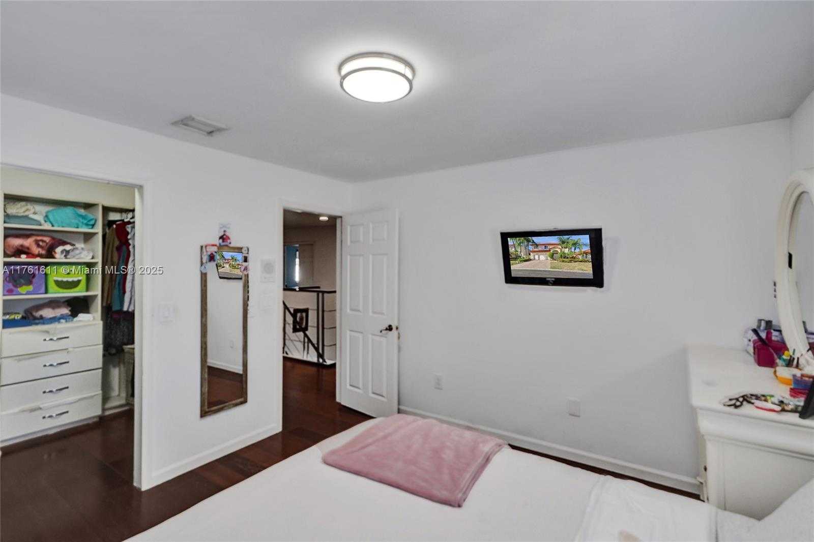 Small Image of 10643 NORTH WEST 54TH ST, Doral Number 21