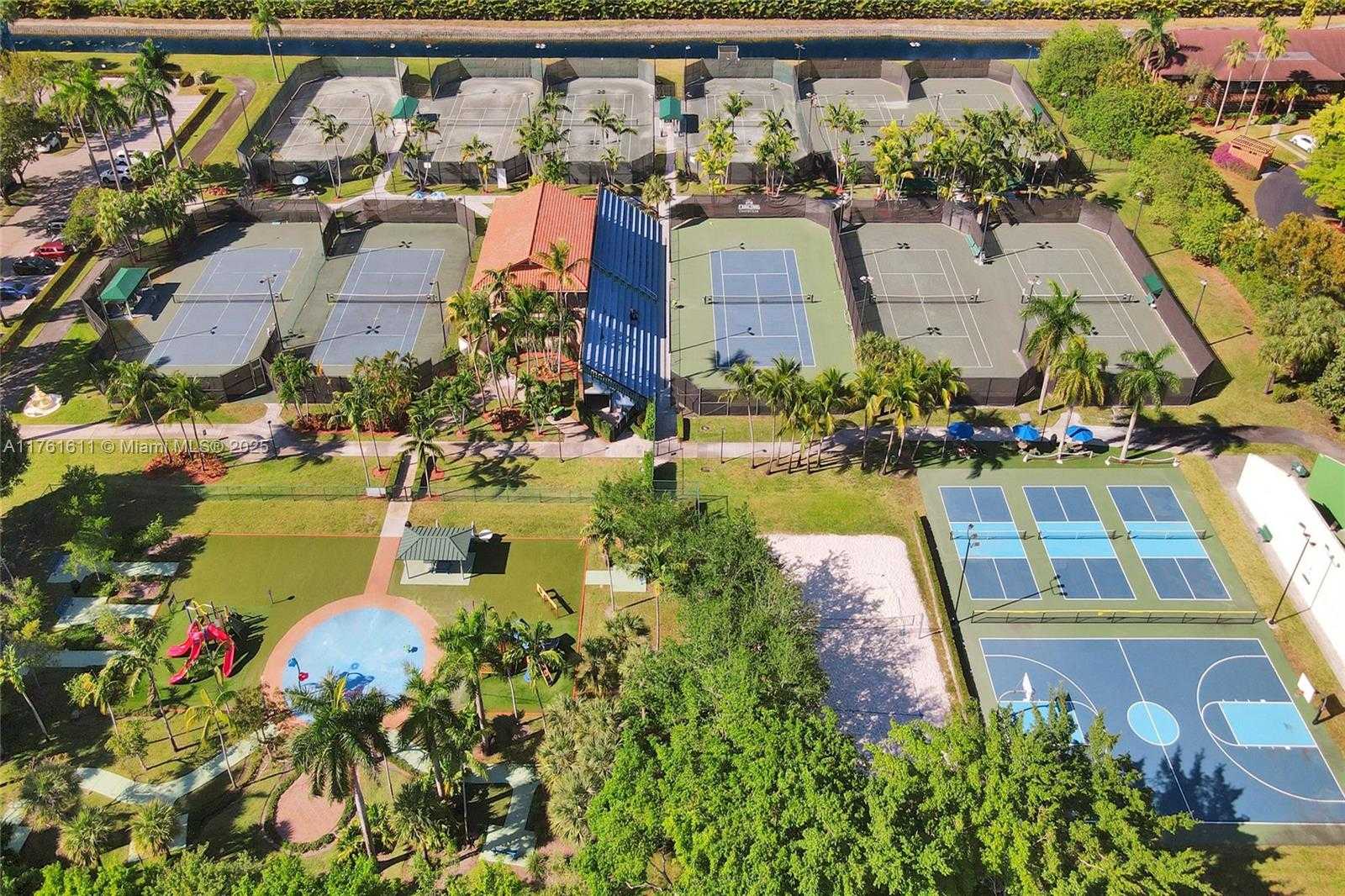 Small Image of 10643 NORTH WEST 54TH ST, Doral Number 27