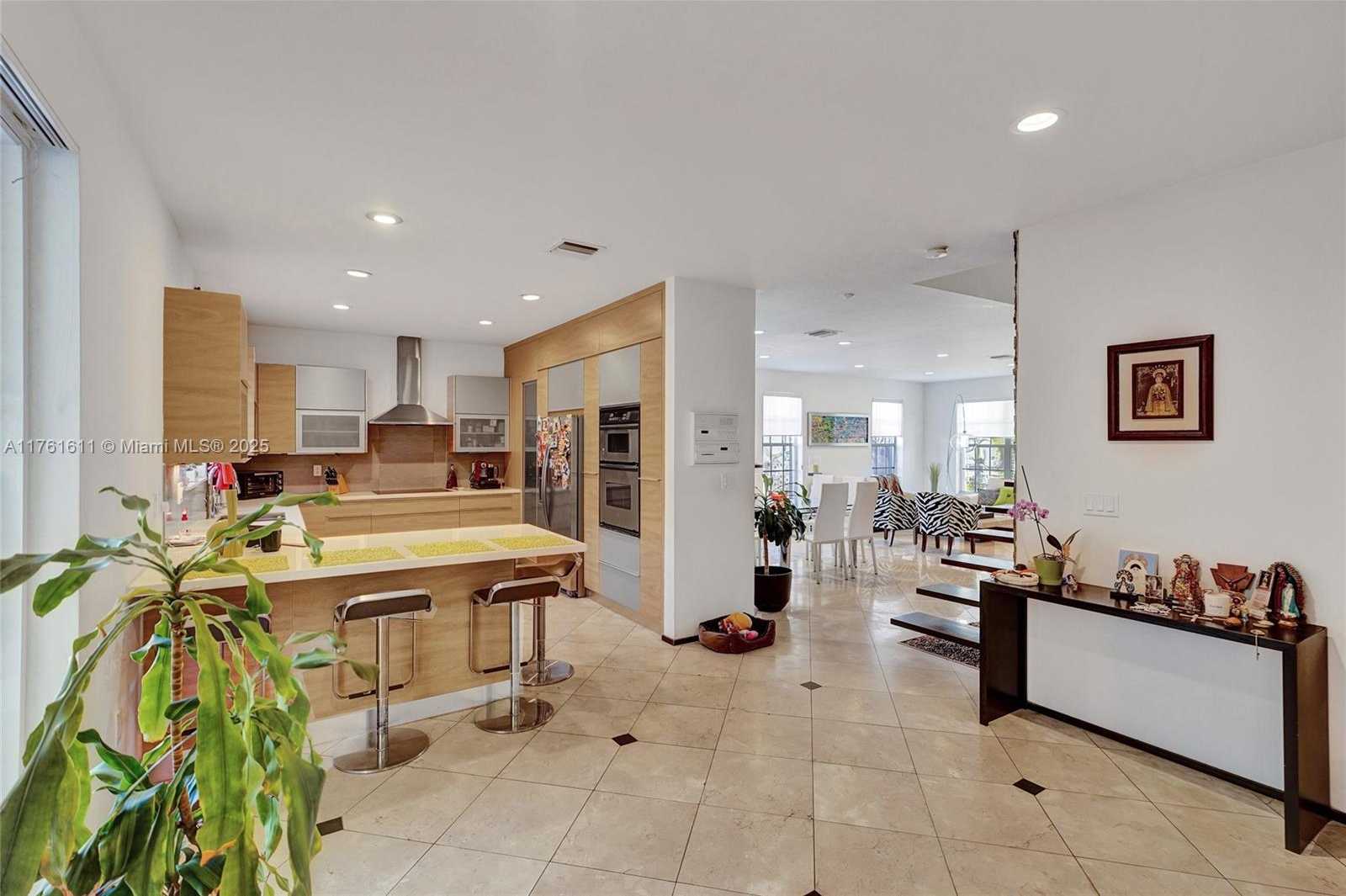 Small Image of 10643 NORTH WEST 54TH ST, Doral Number 9