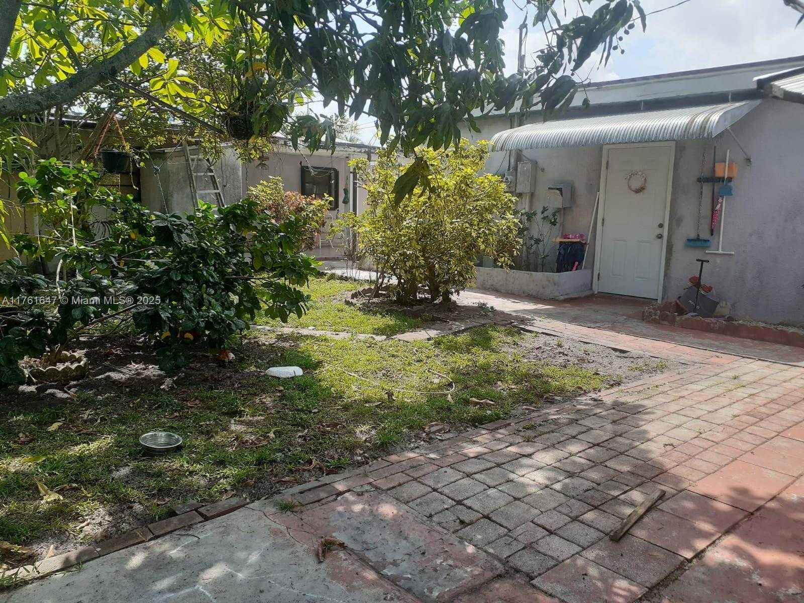 Small Image of 625 EAST 28TH ST, Hialeah Number 3