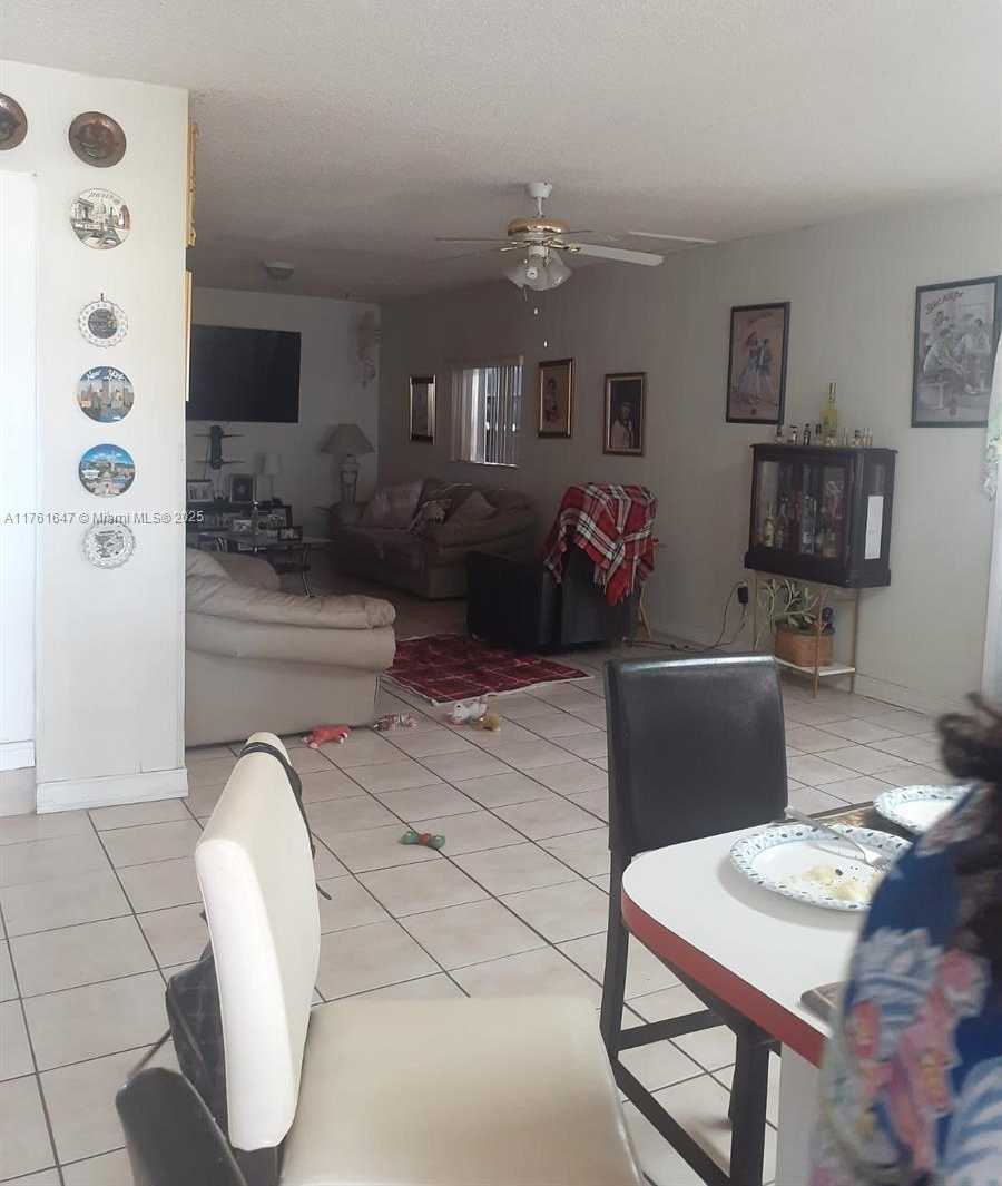 Small Image of 625 EAST 28TH ST, Hialeah Number 9