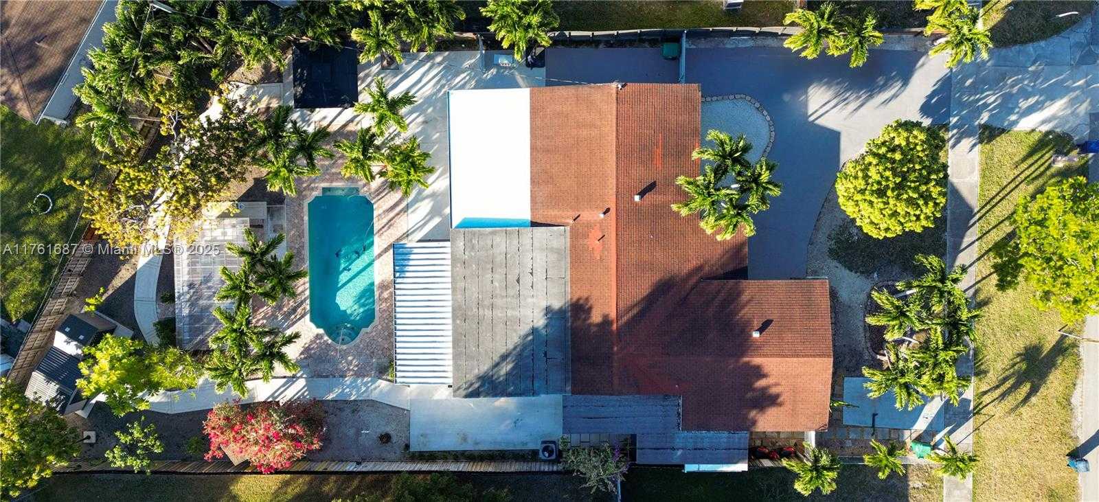 Small Image of 19600 GULFSTREAM RD, Cutler Bay Number 2