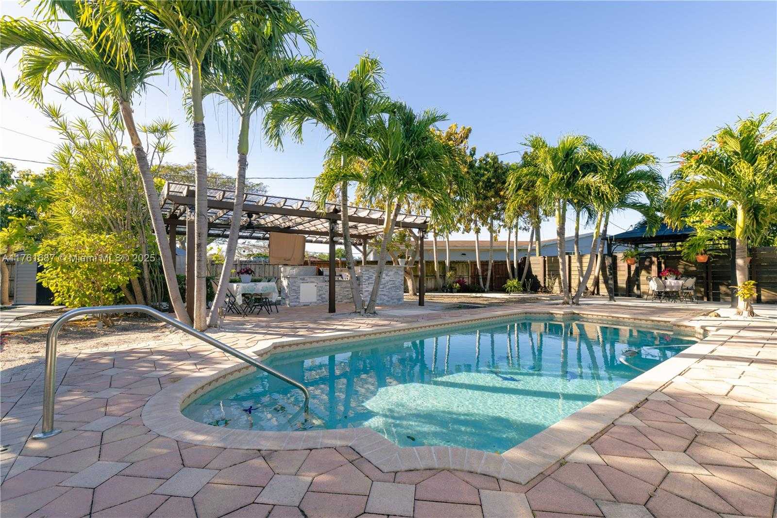 Small Image of 19600 GULFSTREAM RD, Cutler Bay Number 27